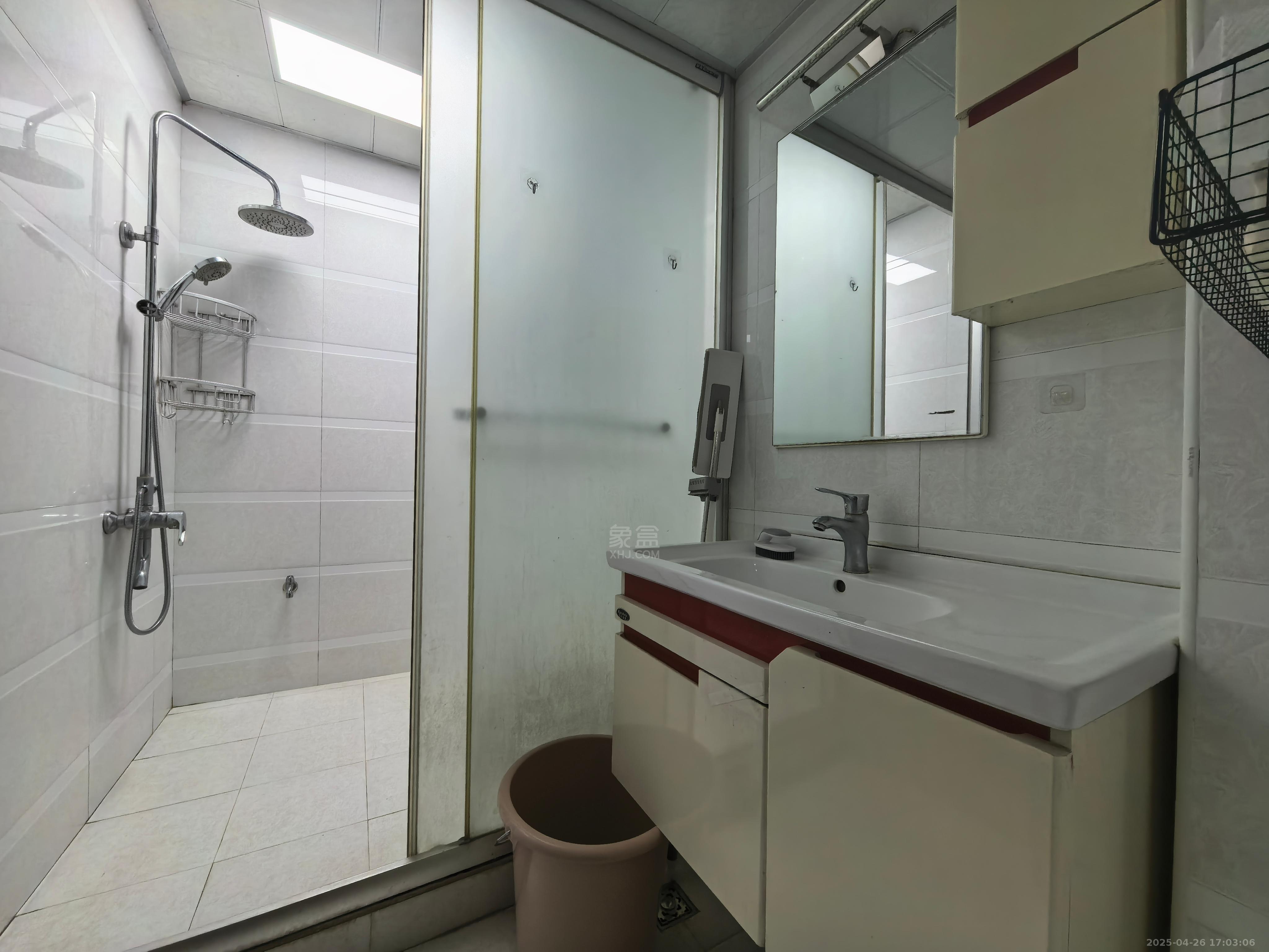 泰山公馆 2室2厅1卫 1500.0元/月 泰山公馆 2室2厅1卫 1500.0元/月室内图