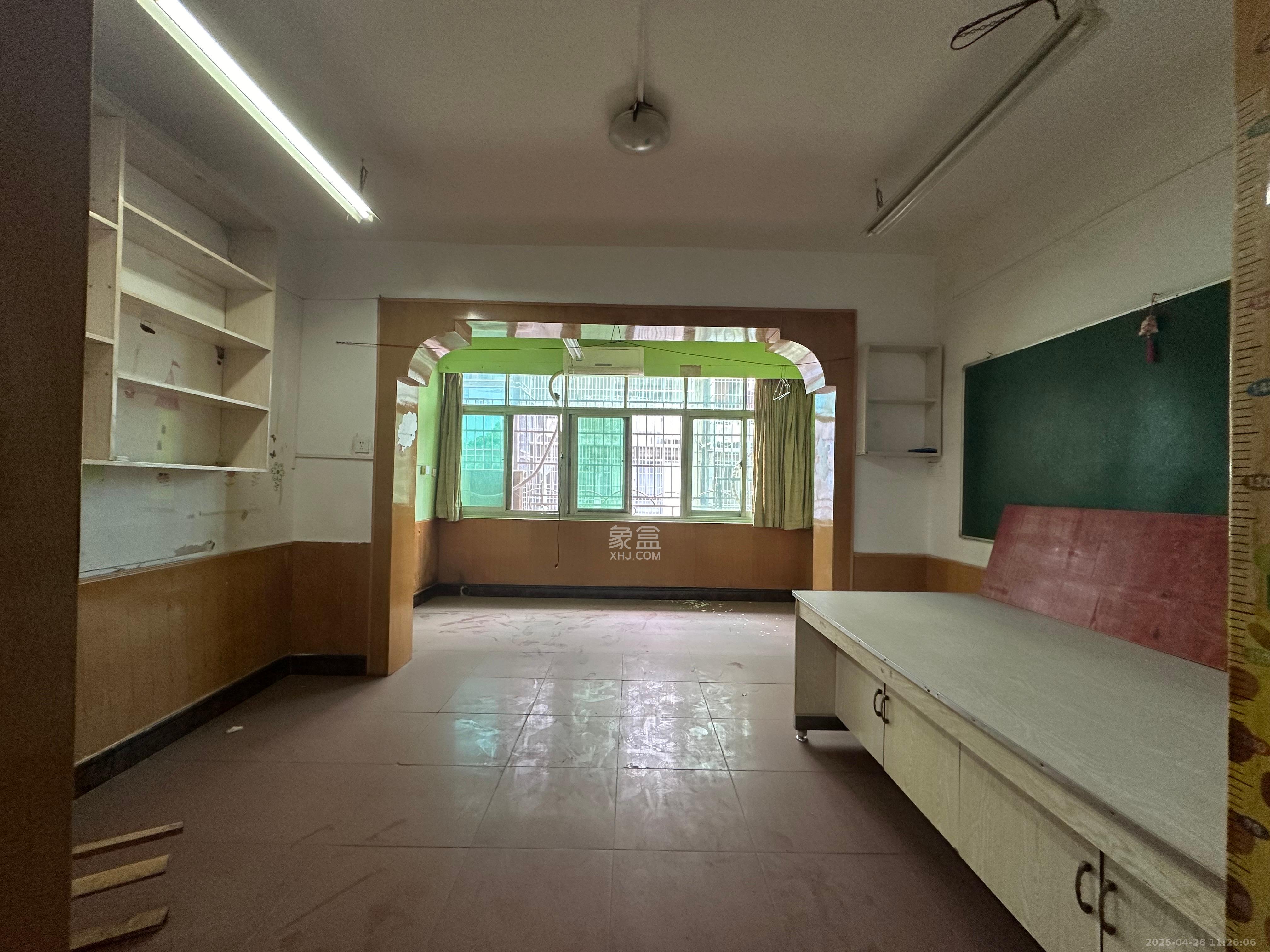 砂子塘小学宿舍 3室2厅1卫 2600.0元/月 砂子塘小学宿舍 3室2厅1卫 2600.0元/月室内图