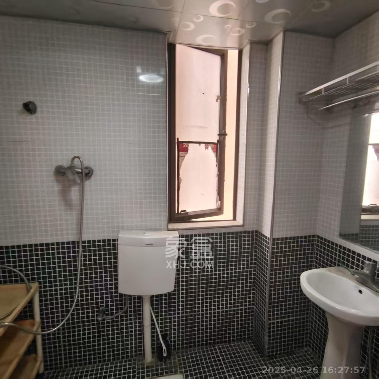 旭辉华庭 3室2厅2卫 1300.0元/月 旭辉华庭 3室2厅2卫 1300.0元/月室内图