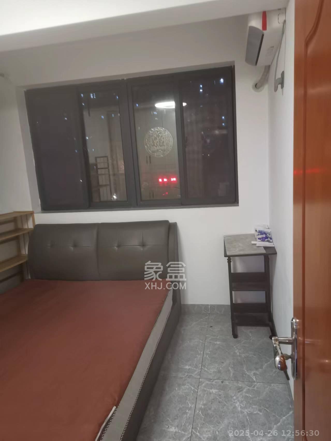 爵世名邸东湖（东湖壹号企业总部基地）  4室1厅2卫   3000.00元/月室内图