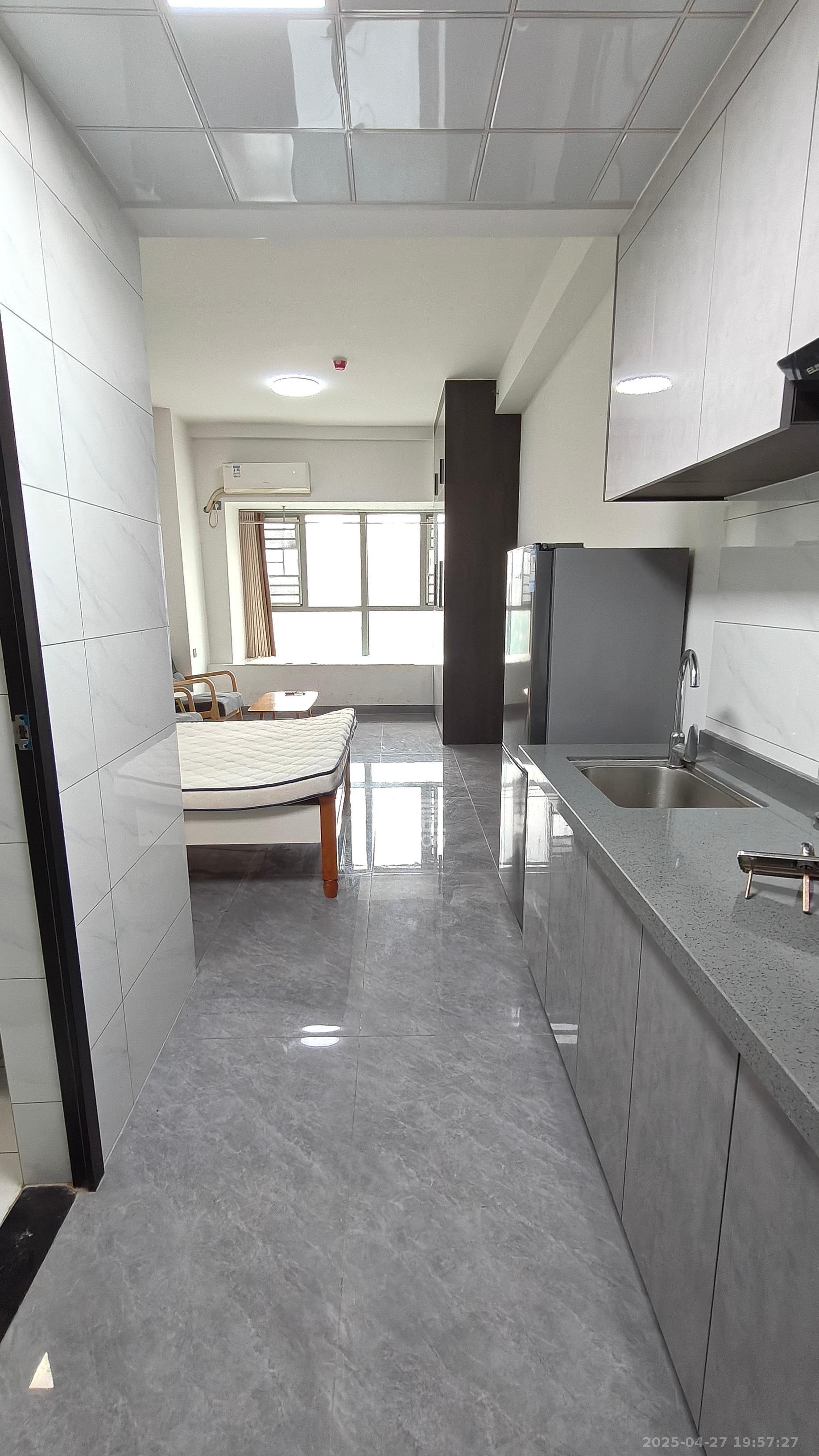 长房东旭国际 1室1厅1卫 1400.0元/月 长房东旭国际 1室1厅1卫 1400.0元/月室内图