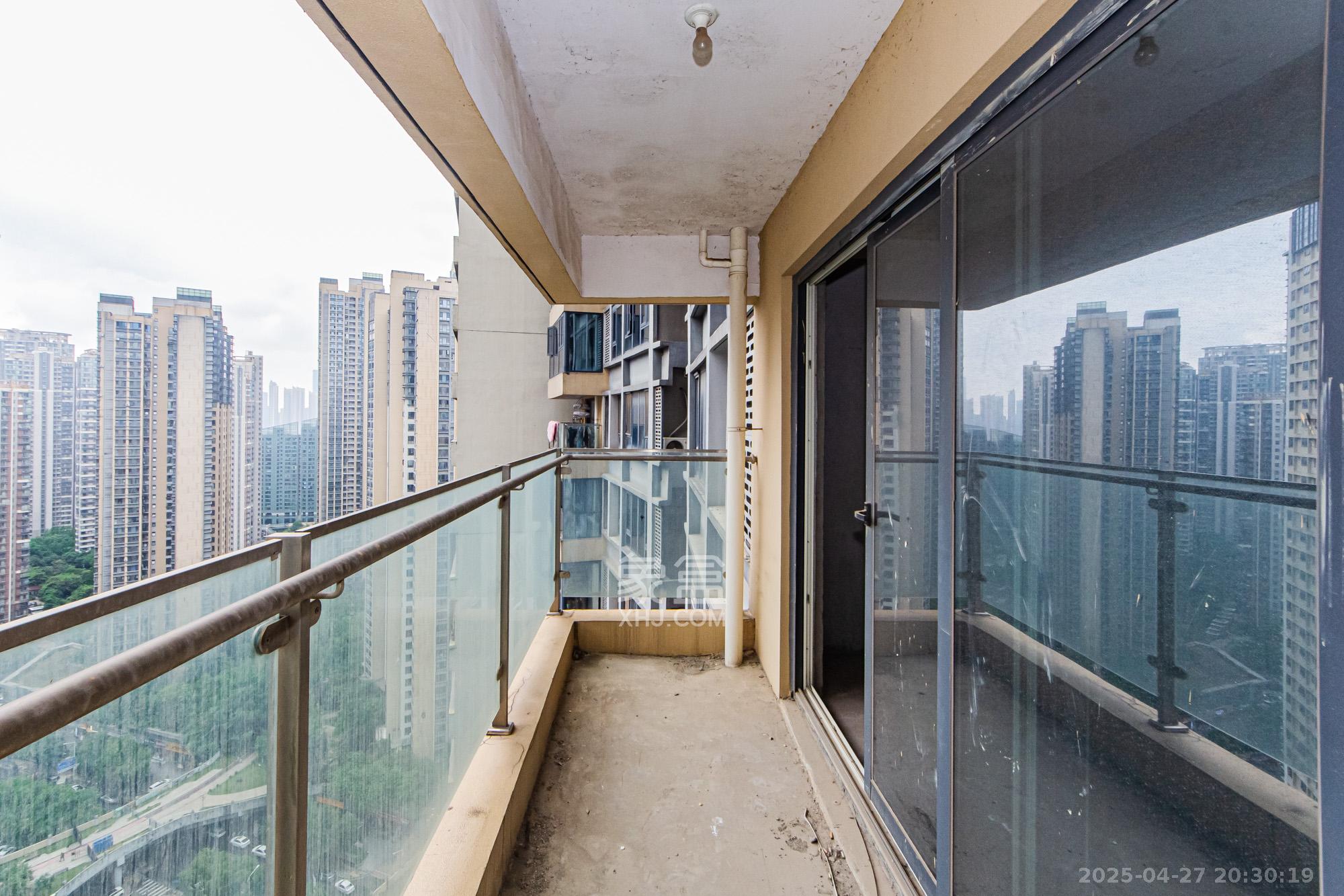 北辰三角洲E3区  4室2厅2卫    300.0万 北辰三角洲E3区  4室2厅2卫    300.0万阳台