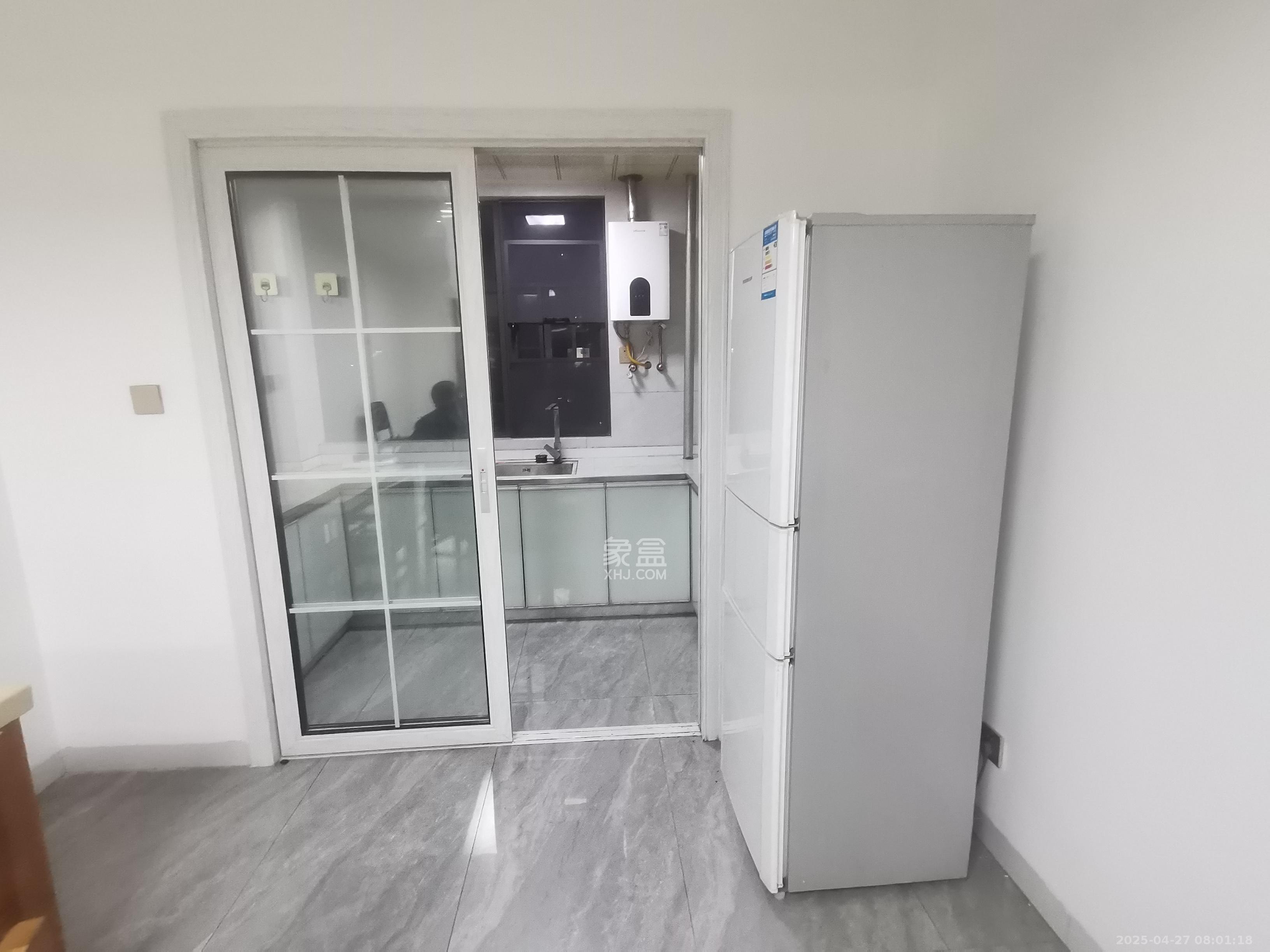 东合新苑  3室2厅1卫   2700.00元/月室内图