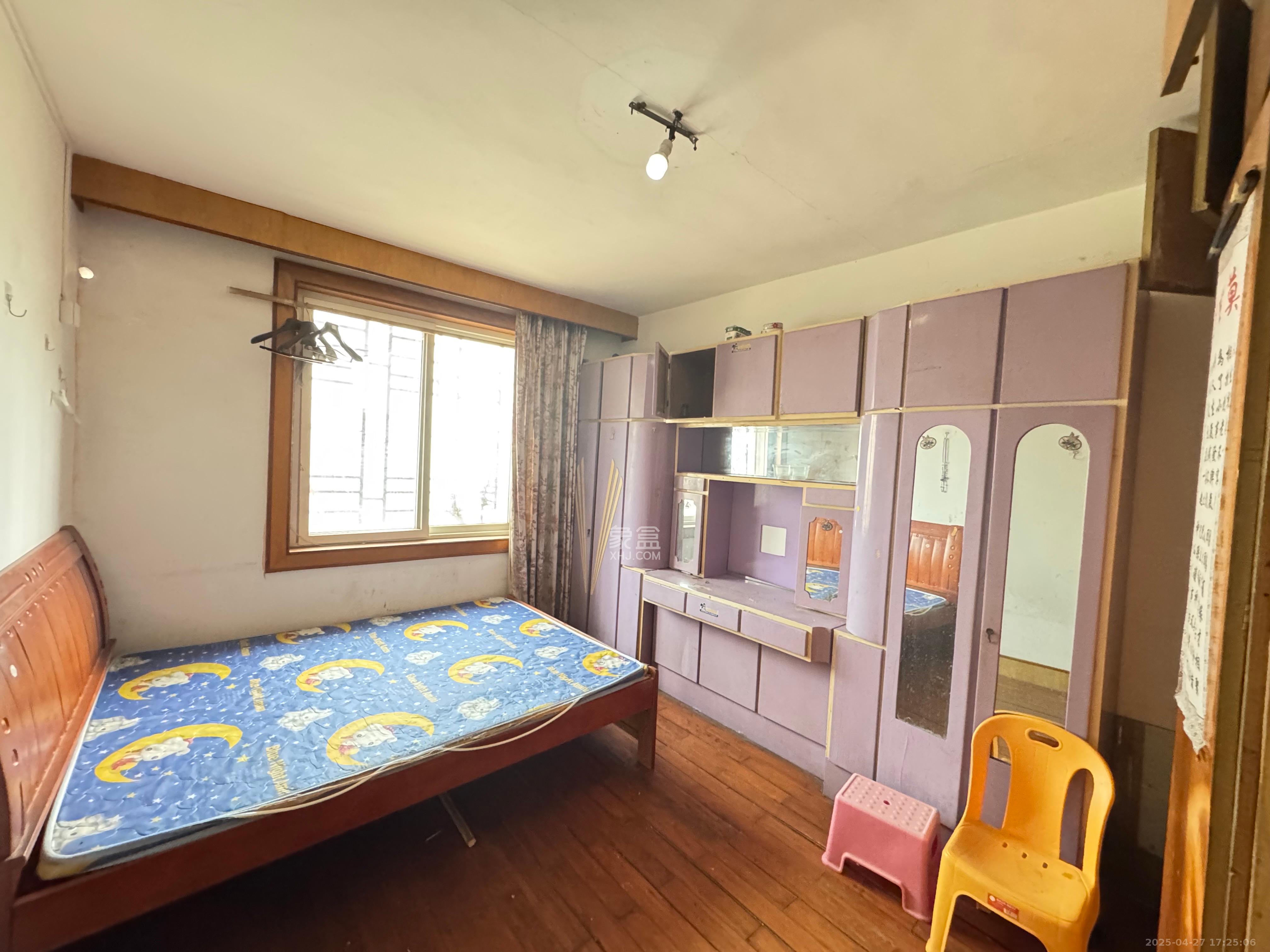 燕山街社区  3室1厅0卫    1600.0元/月室内图