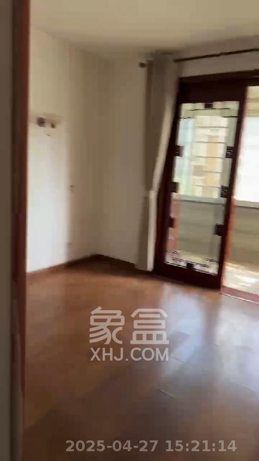 泰禹家园（彩云之翼家园一期、二期、三期）  4室2厅2卫   2800.00元/月室内图1