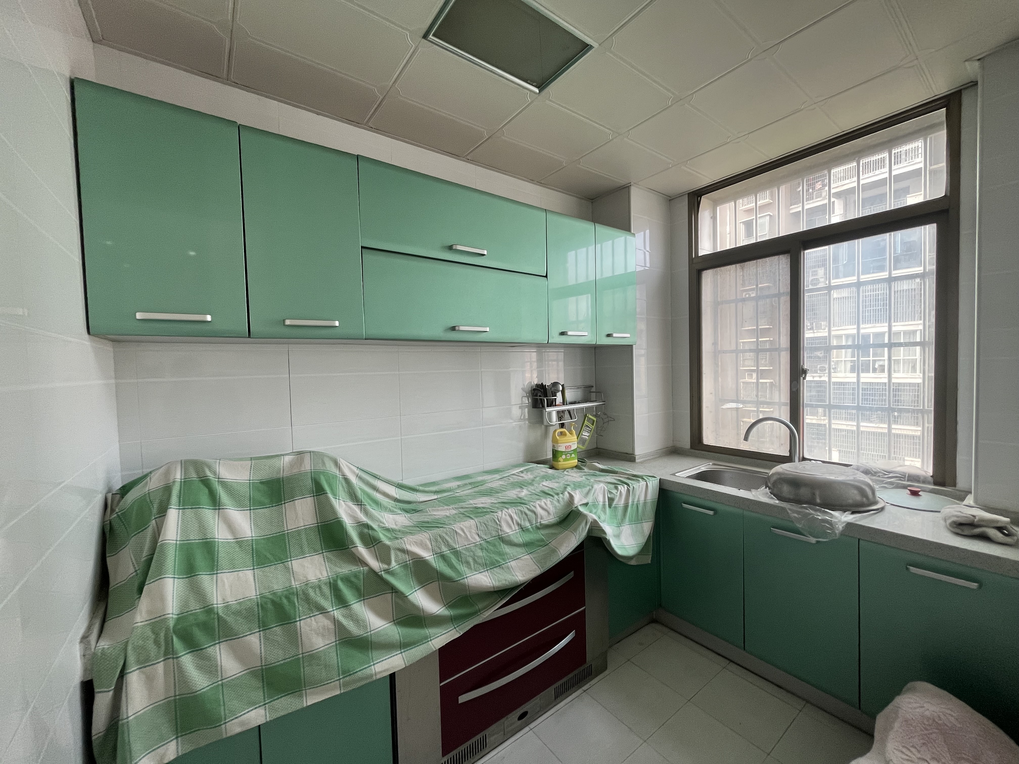 凯泉湾  4室2厅2卫    1800.0元/月 凯泉湾  4室2厅2卫    1800.0元/月室内图