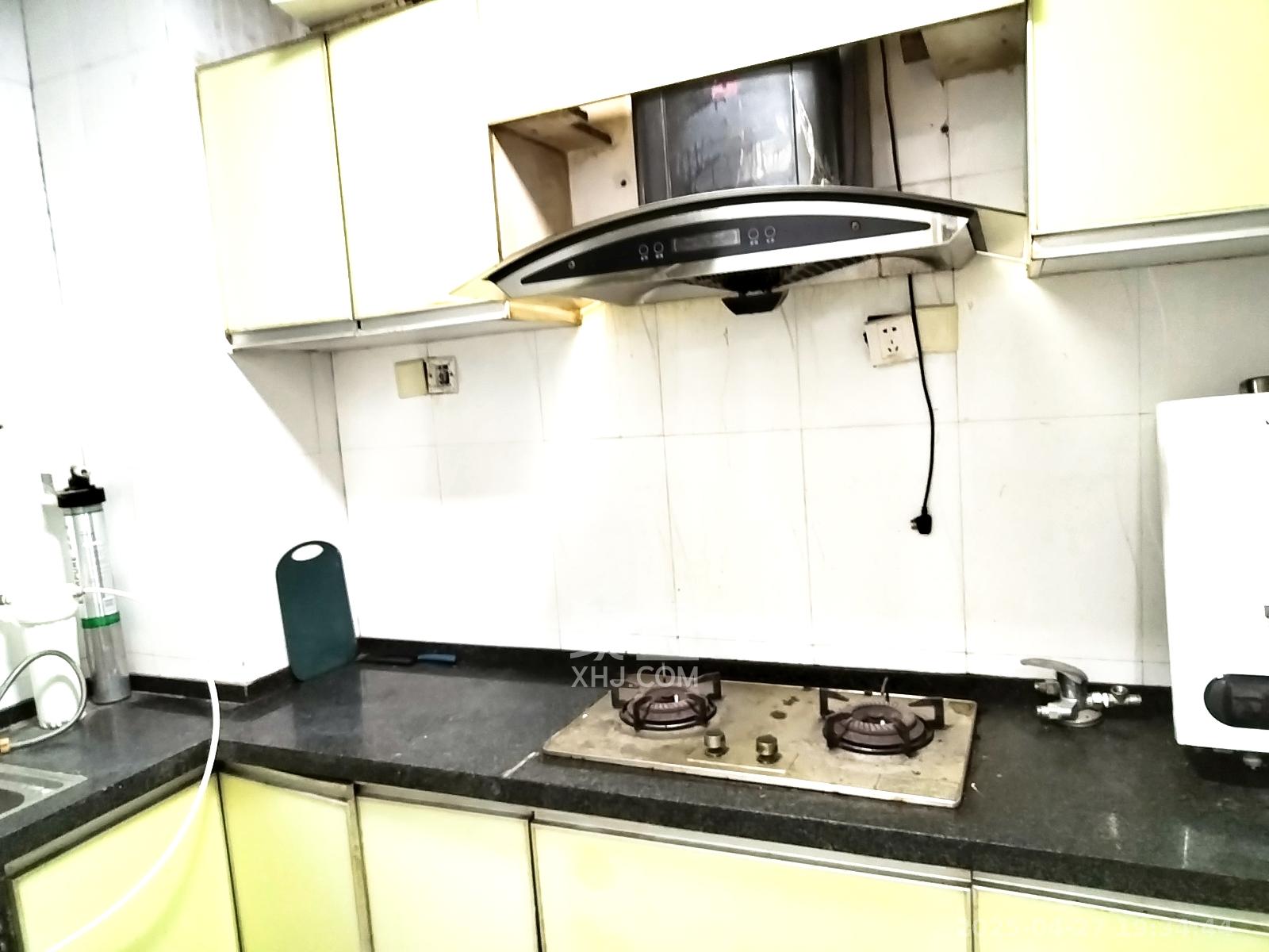 莲湖大厦  3室2厅1卫   2300.00元/月室内图