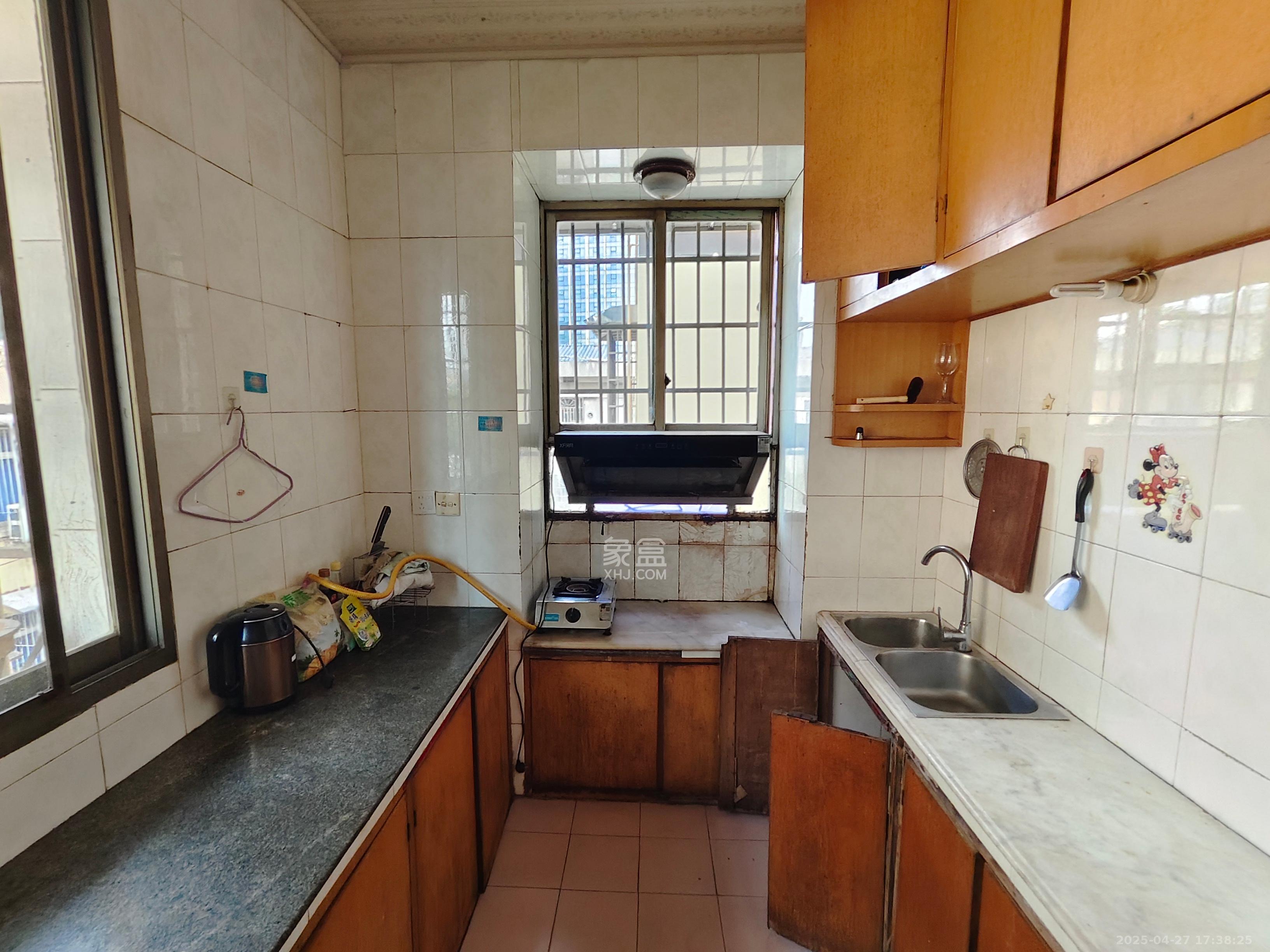 美丽四合院  3室1厅1卫    1650.0元/月 美丽四合院  3室1厅1卫    1650.0元/月室内图