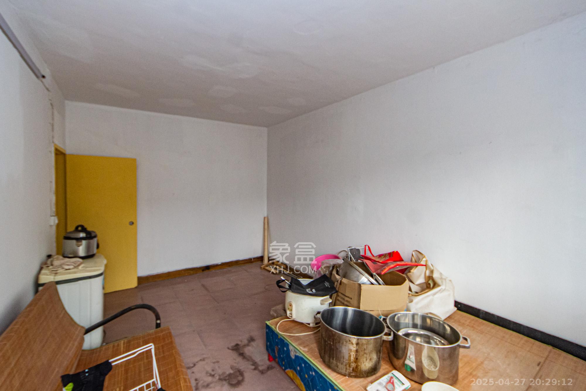 人造板厂宿舍(新河北堤1号) 2室2厅1卫 53.8万 人造板厂宿舍(新河北堤1号) 2室2厅1卫 53.8万卧室