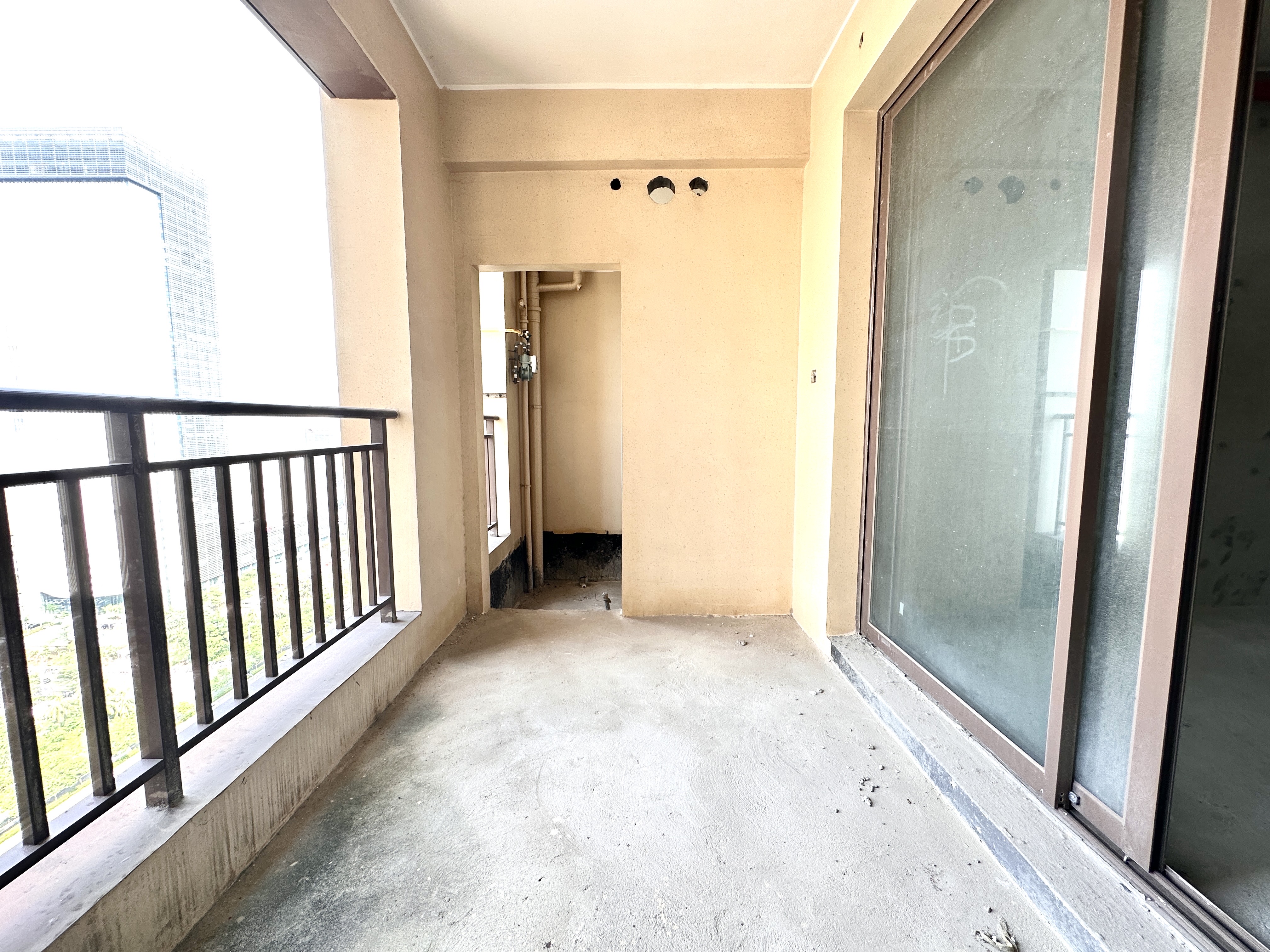 富力首府 3室2厅2卫 490.0万 富力首府 3室2厅2卫 490.0万客厅