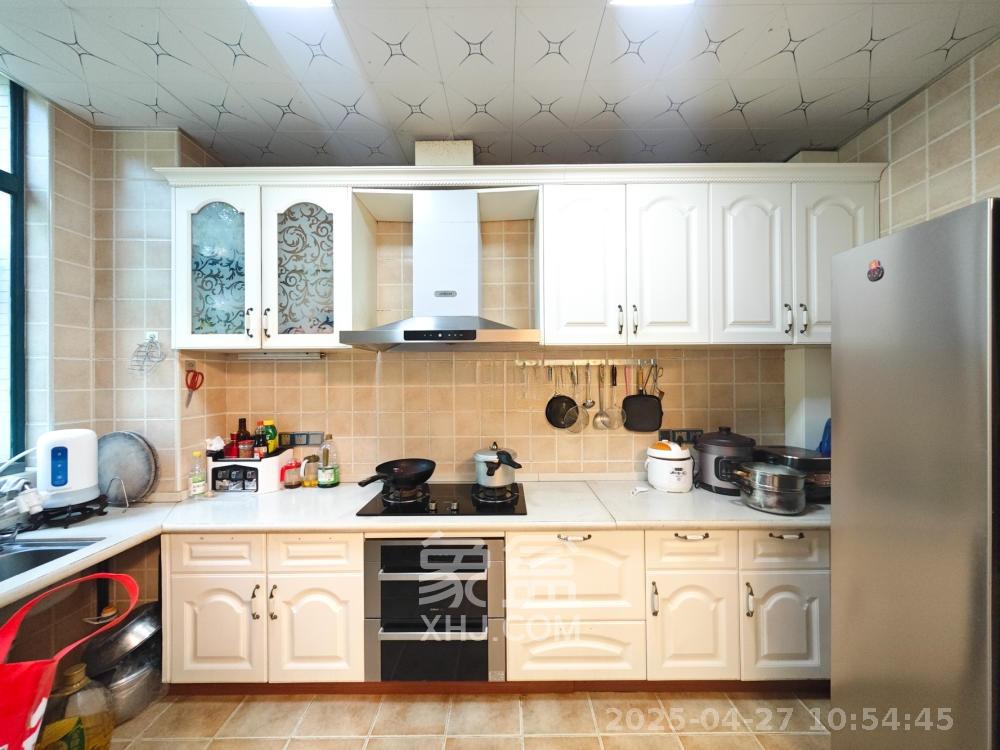 恒大城 4室2厅2卫 3500.0元/月 恒大城 4室2厅2卫 3500.0元/月室内图