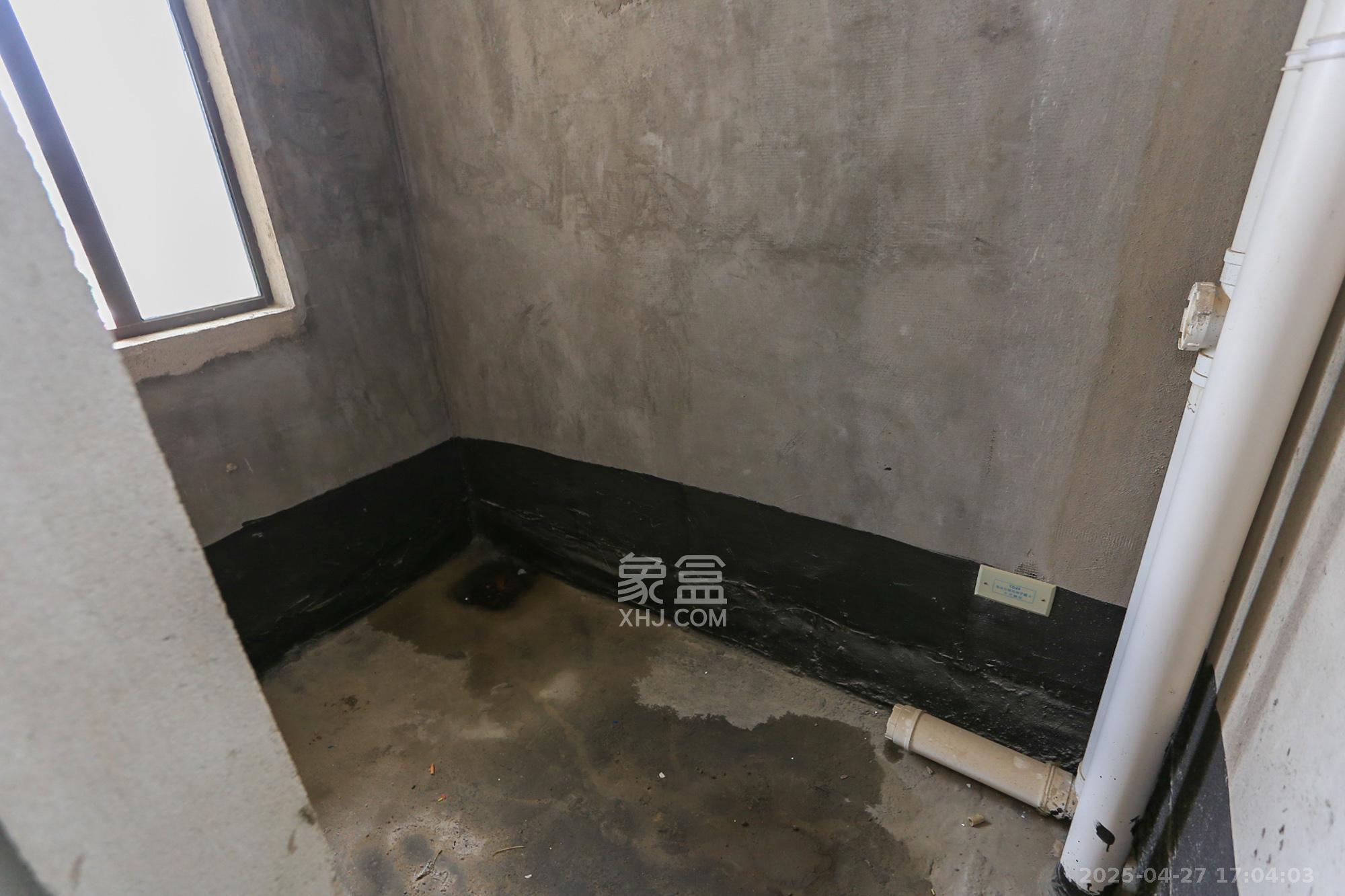 钰龙天下二期（钰龙佳园）  5室2厅2卫   355.00万卫生间