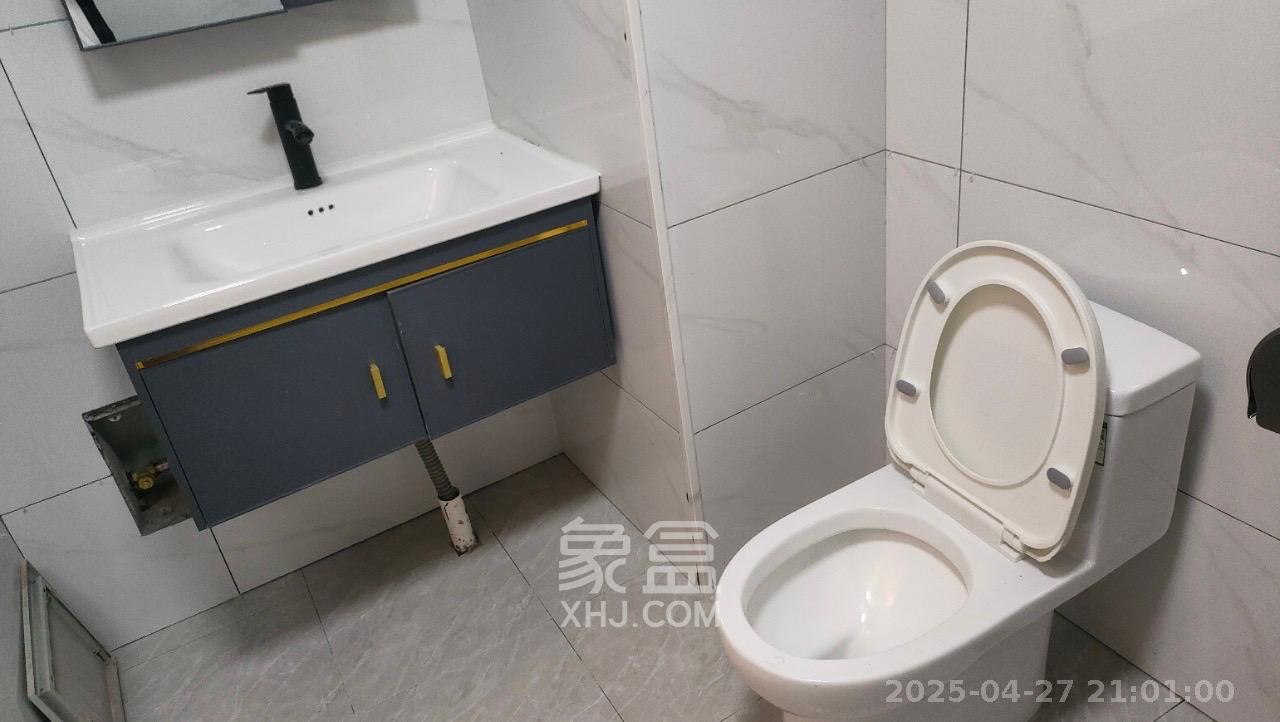 星沙算中心  1室1厅1卫   1300.00元/月室内图