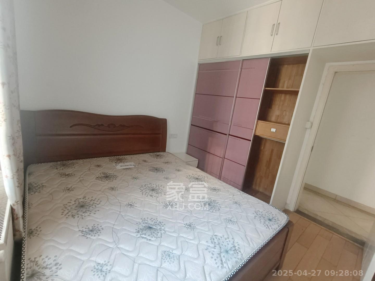 麓山才苑 4室2厅1卫 4200.0元/月 麓山才苑 4室2厅1卫 4200.0元/月室内图