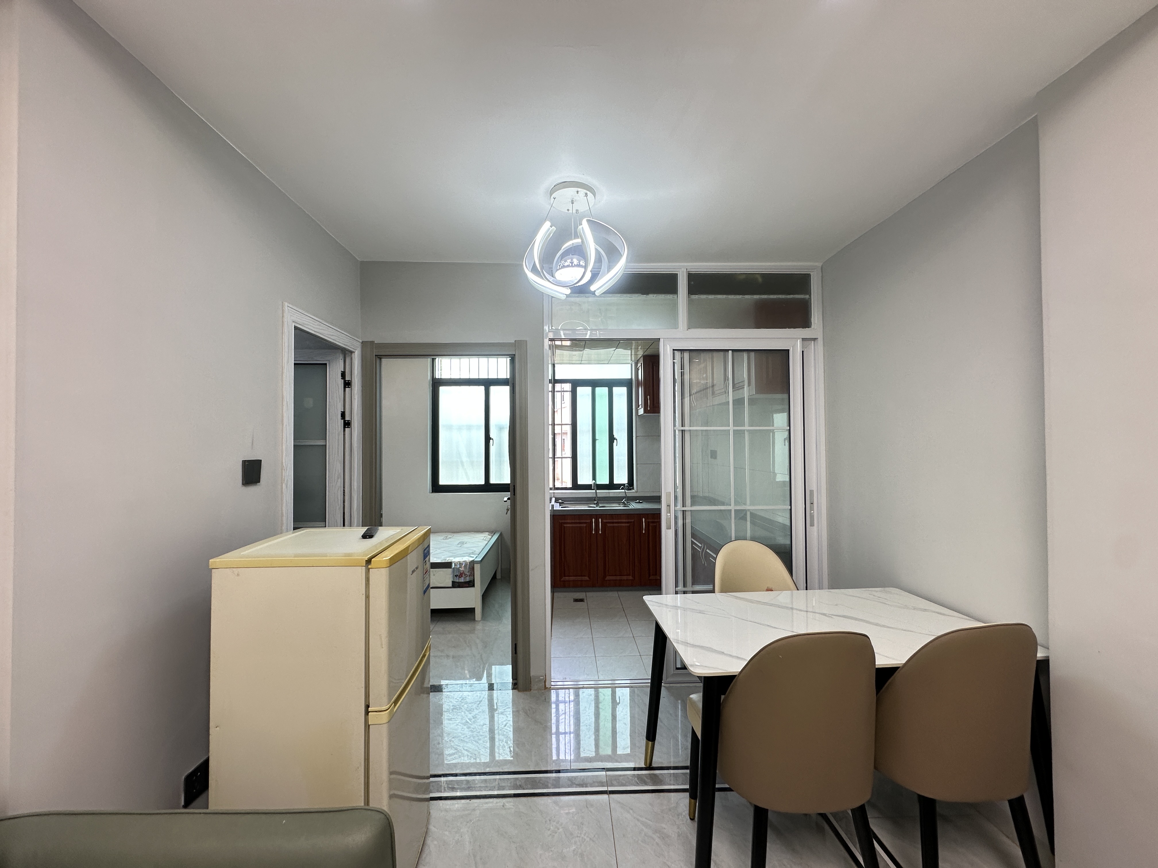 南希公寓 1室0厅0卫 120.0万 南希公寓 1室0厅0卫 120.0万客厅