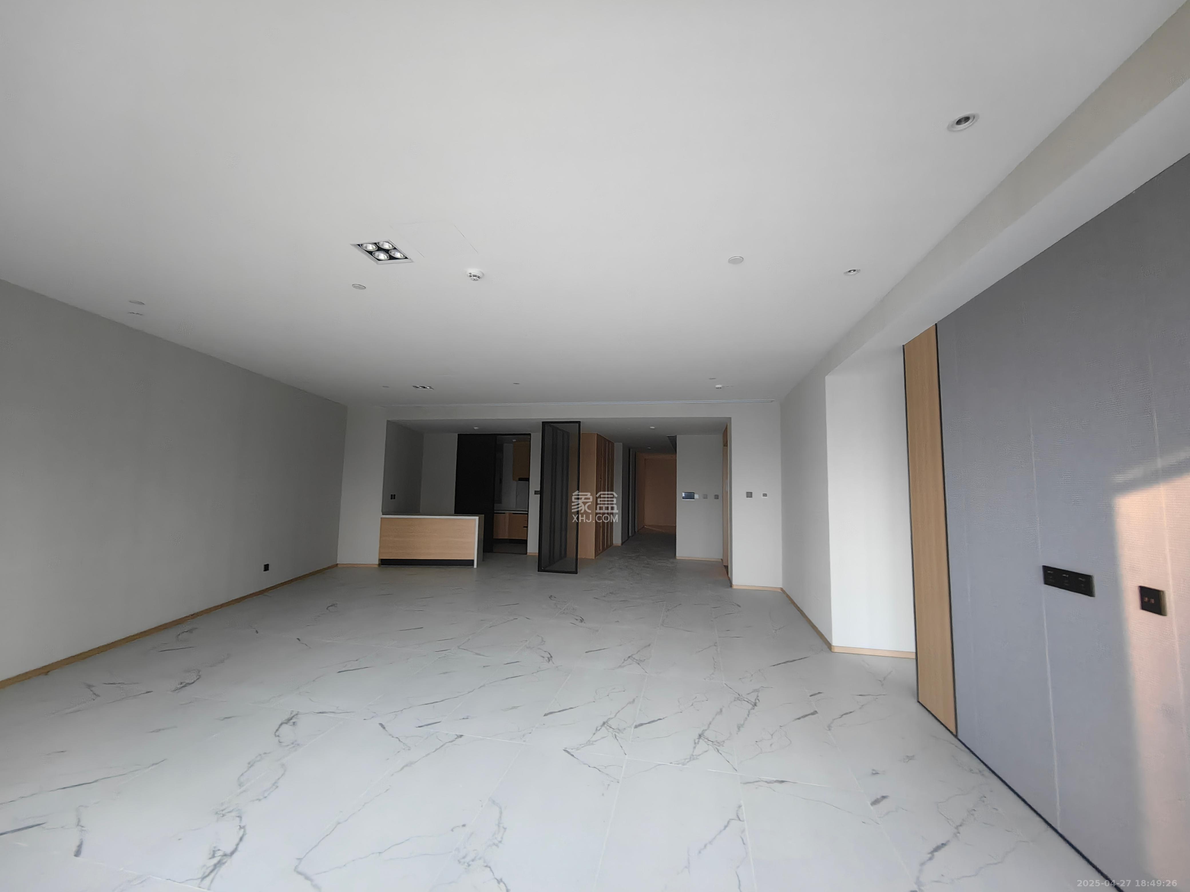 正荣梅溪紫阙台  4室2厅4卫    8500.0元/月室内图