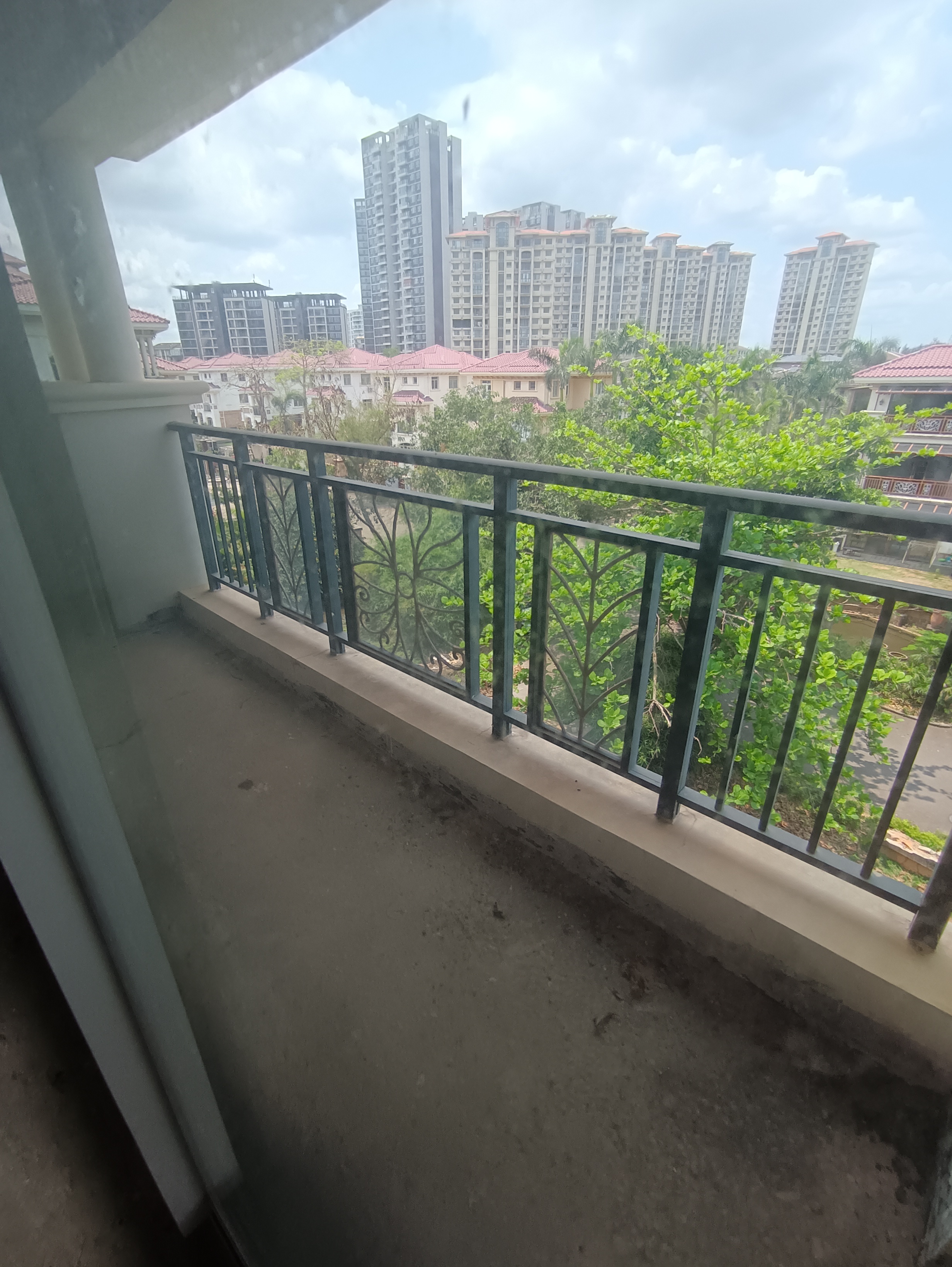 蔚蓝海岸 6室3厅4卫 1600.0万 蔚蓝海岸 6室3厅4卫 1600.0万客厅