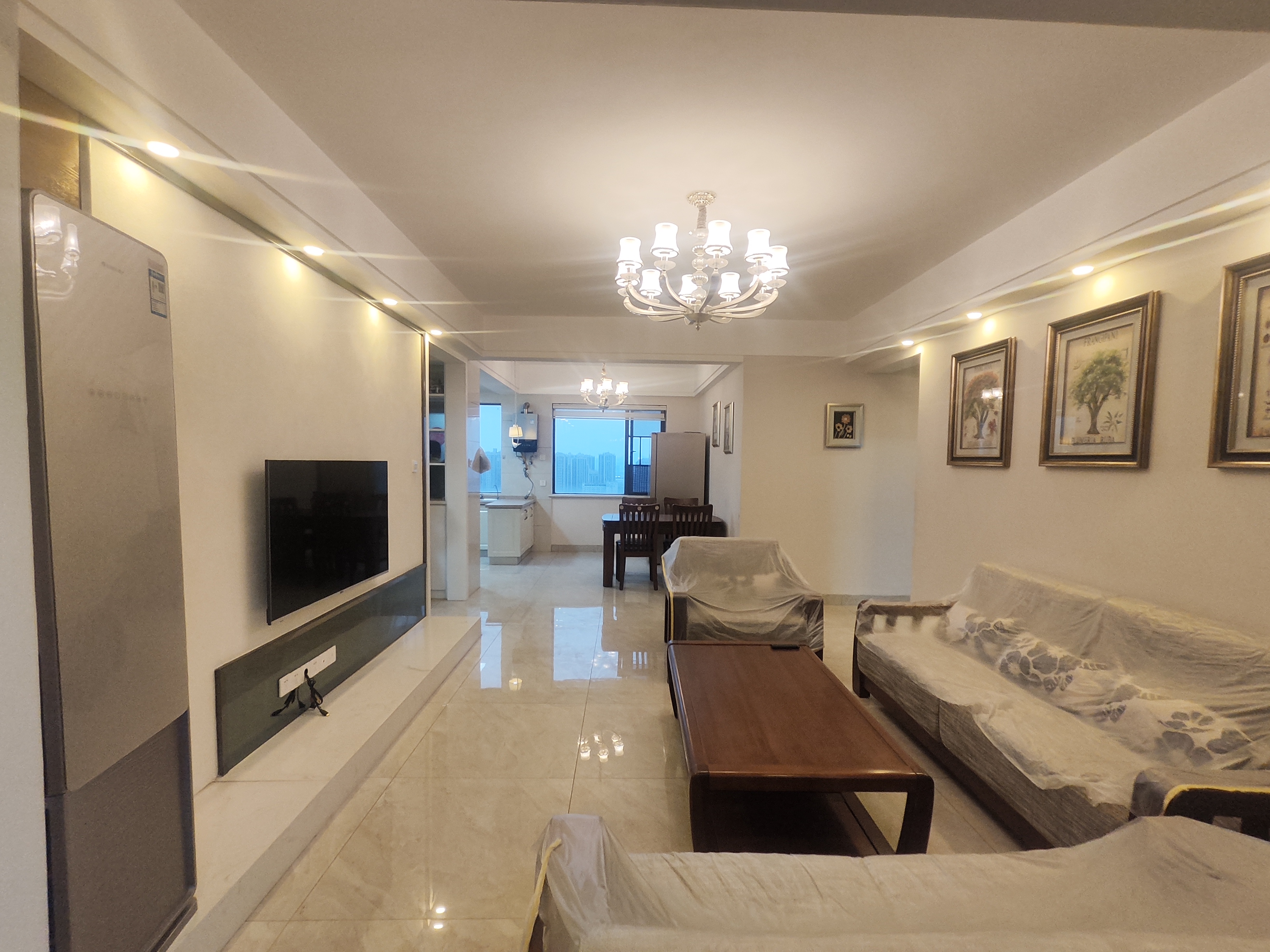 日盛山湖城 4室2厅2卫 82.0万 日盛山湖城 4室2厅2卫 82.0万室内图