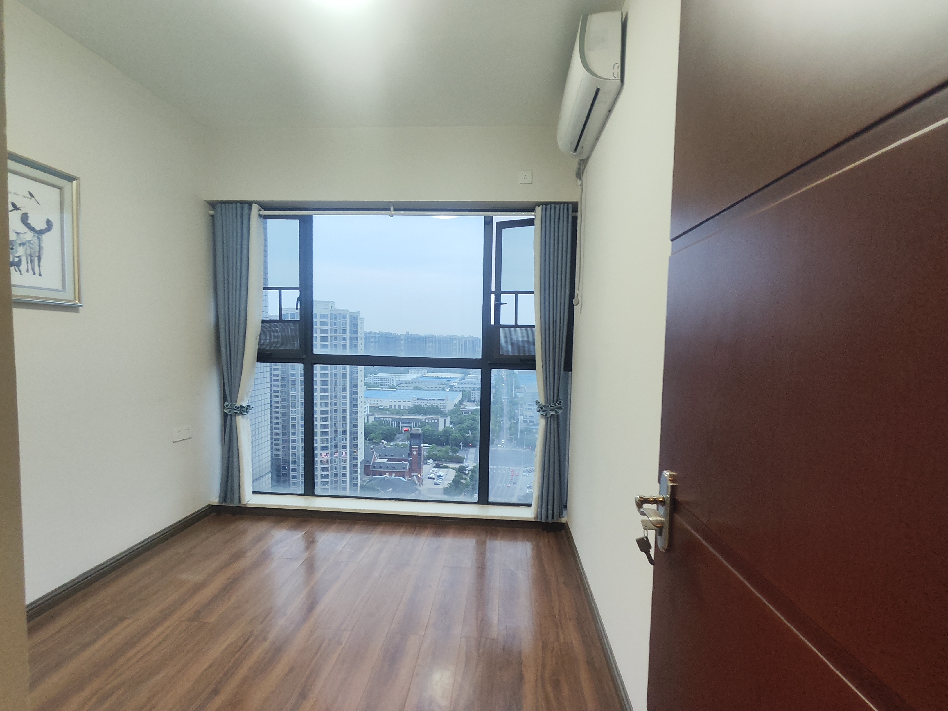 日盛山湖城 4室2厅2卫 82.0万 日盛山湖城 4室2厅2卫 82.0万室内图