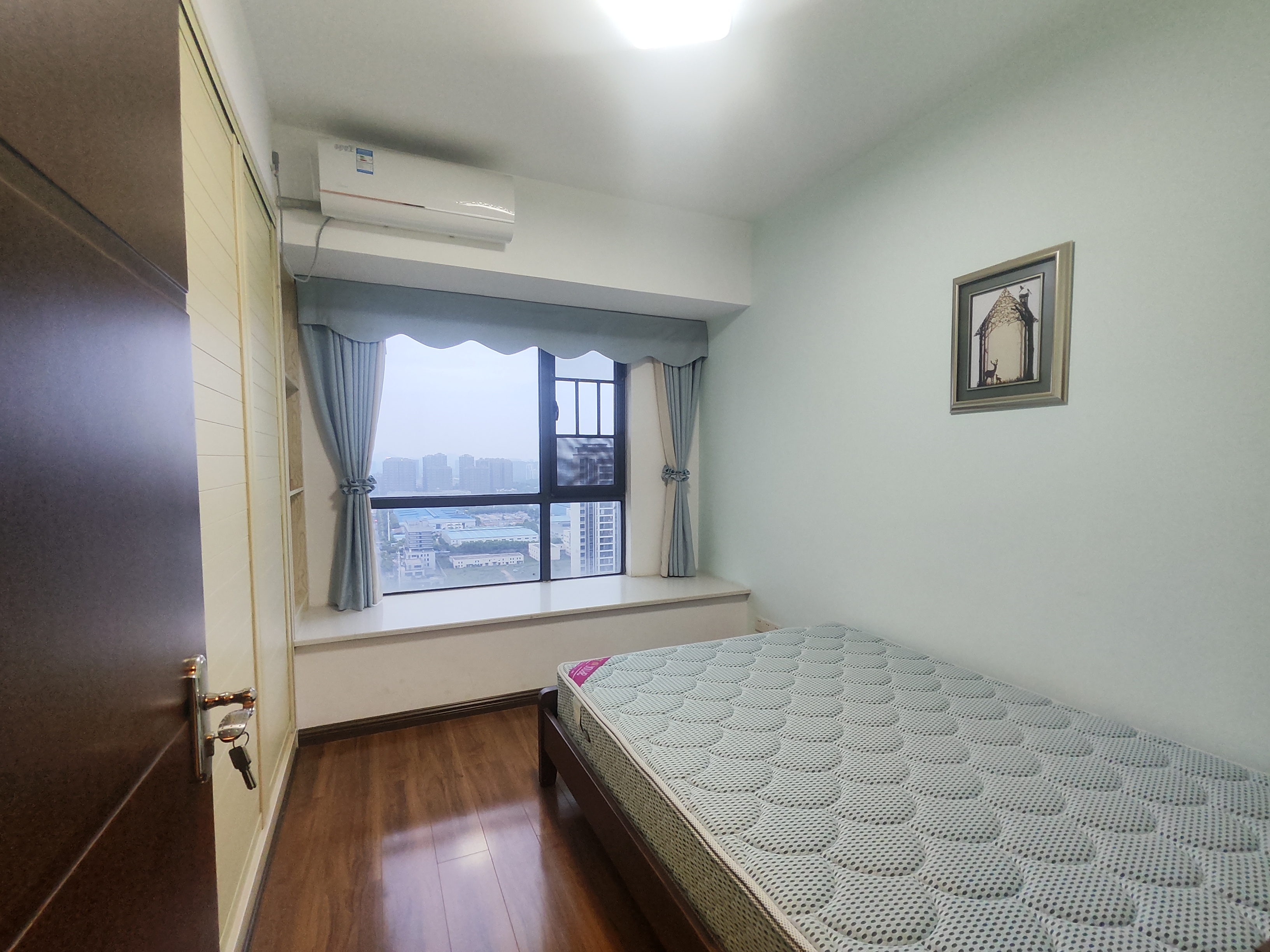 日盛山湖城 4室2厅2卫 82.0万 日盛山湖城 4室2厅2卫 82.0万室内图