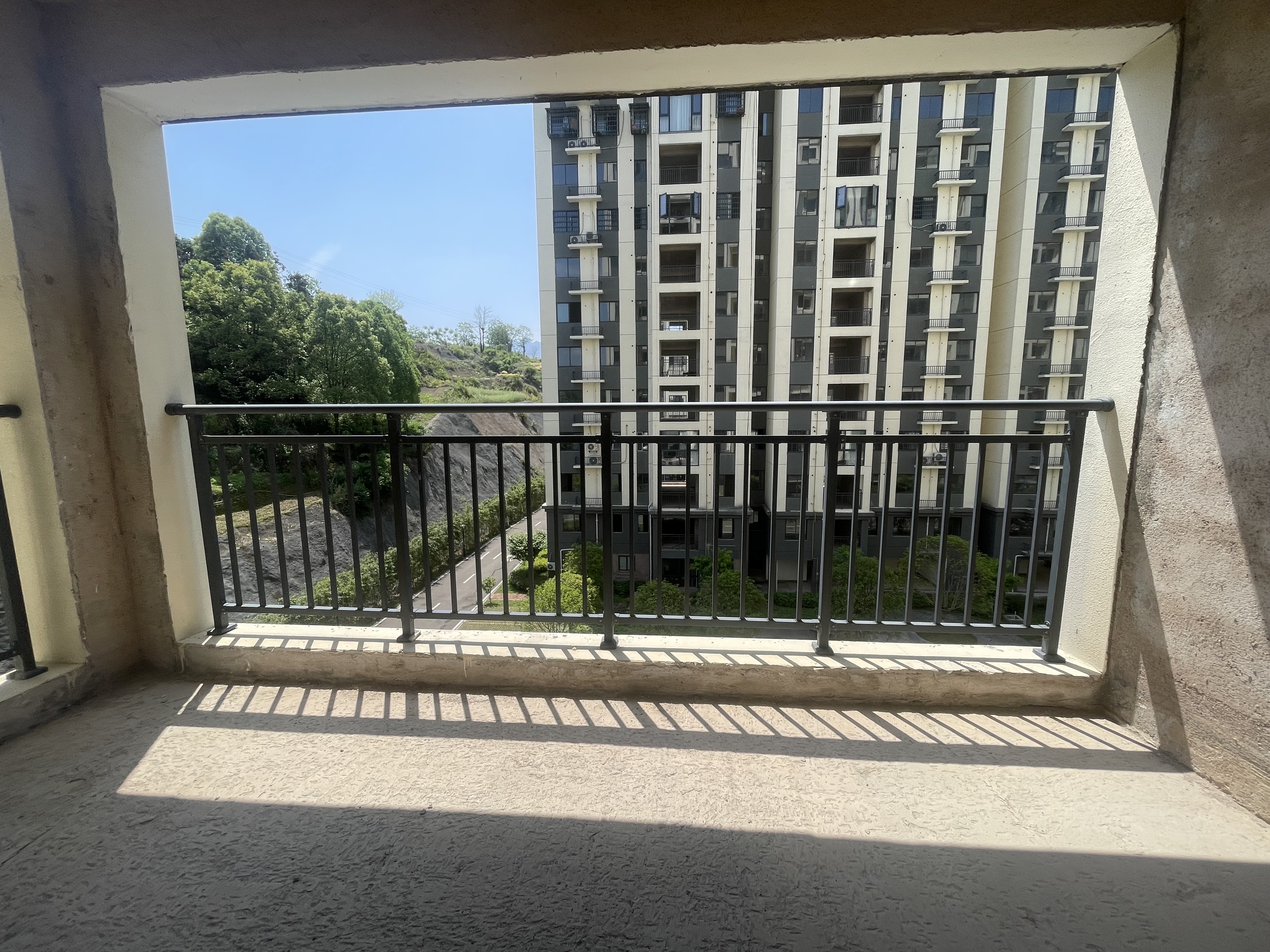 空港新城二期 4室2厅2卫 48.8万 空港新城二期 4室2厅2卫 48.8万阳台