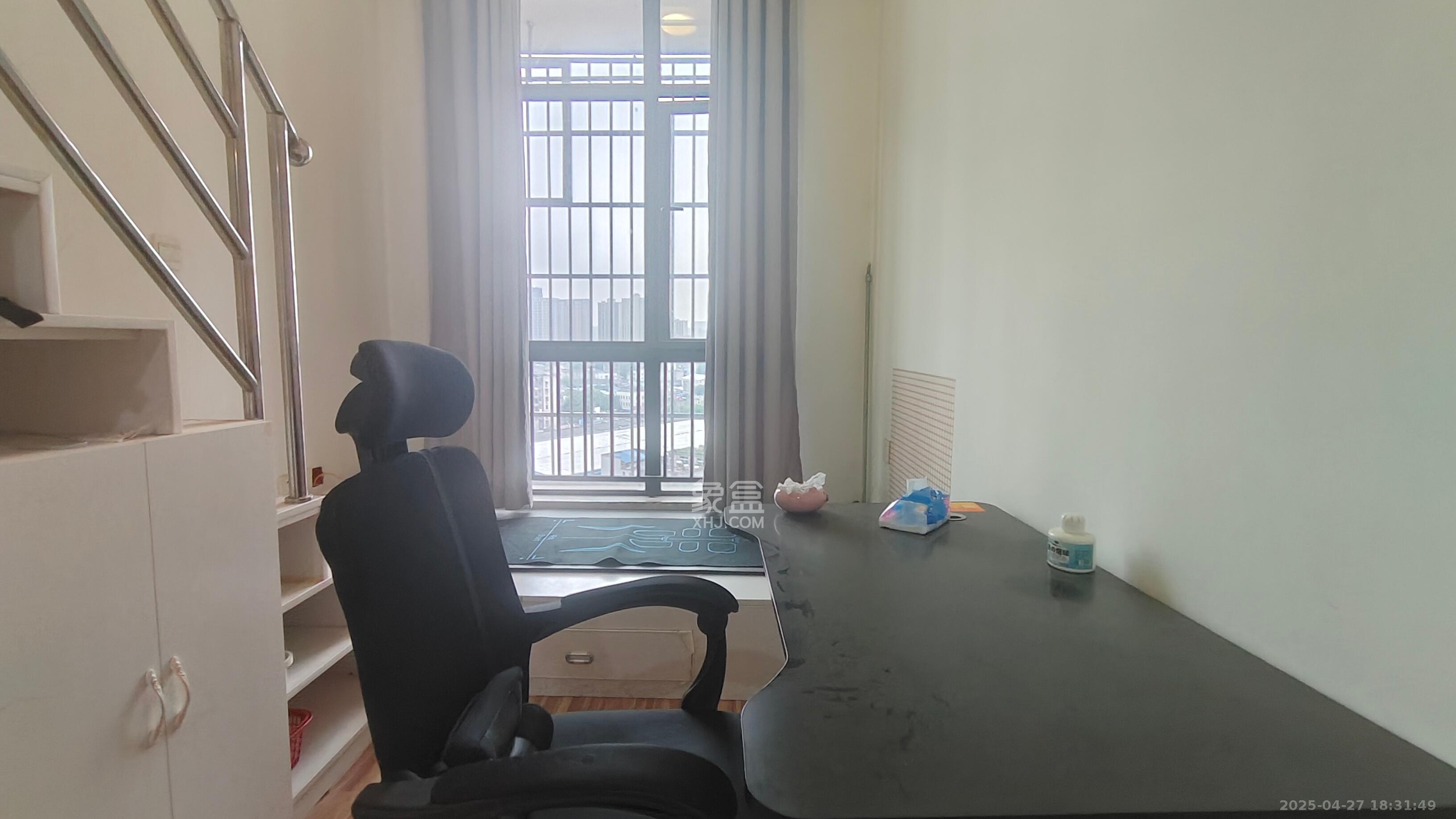 叠彩兰亭 1室1厅1卫 1100.0元/月 叠彩兰亭 1室1厅1卫 1100.0元/月室内图