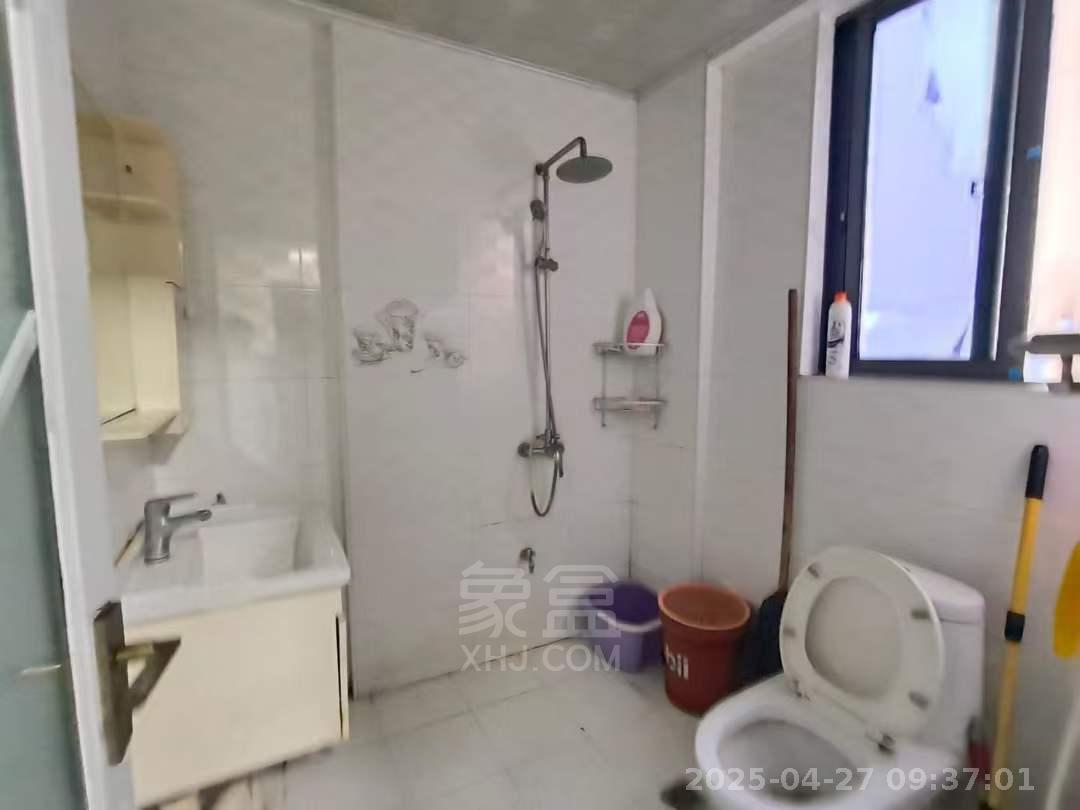 锦玉华庭新华东路1188号  1室1厅1卫    1000.0元/月 锦玉华庭新华东路1188号  1室1厅1卫    1000.0元/月室内图