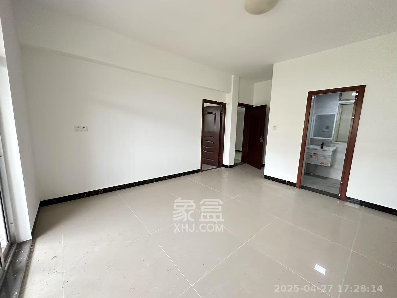 冠华槟榔园  4室2厅3卫    1280.0元/月 冠华槟榔园  4室2厅3卫    1280.0元/月室内图