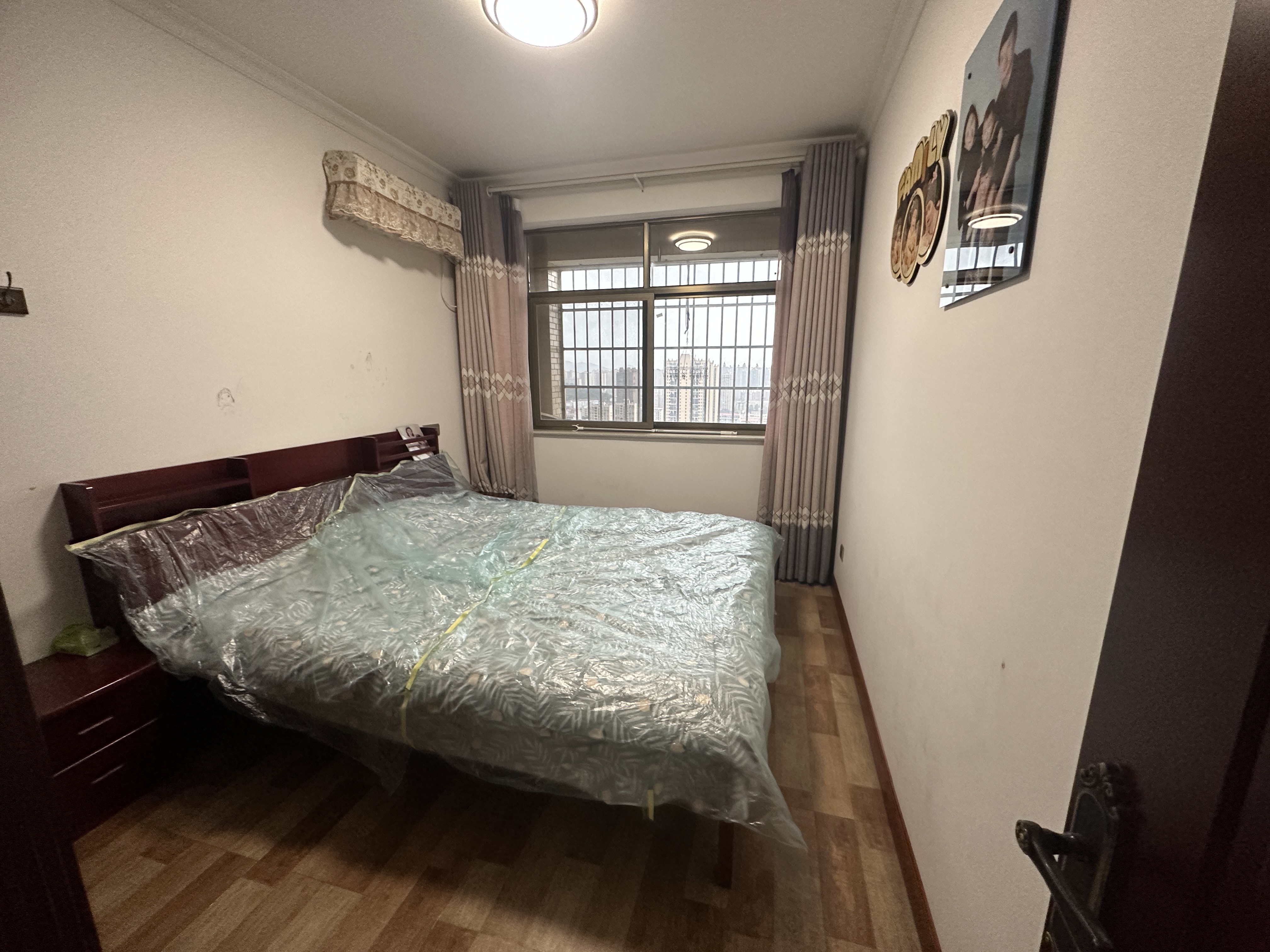 盛世时代广场 3室2厅2卫 3000.0元/月 盛世时代广场 3室2厅2卫 3000.0元/月室内图