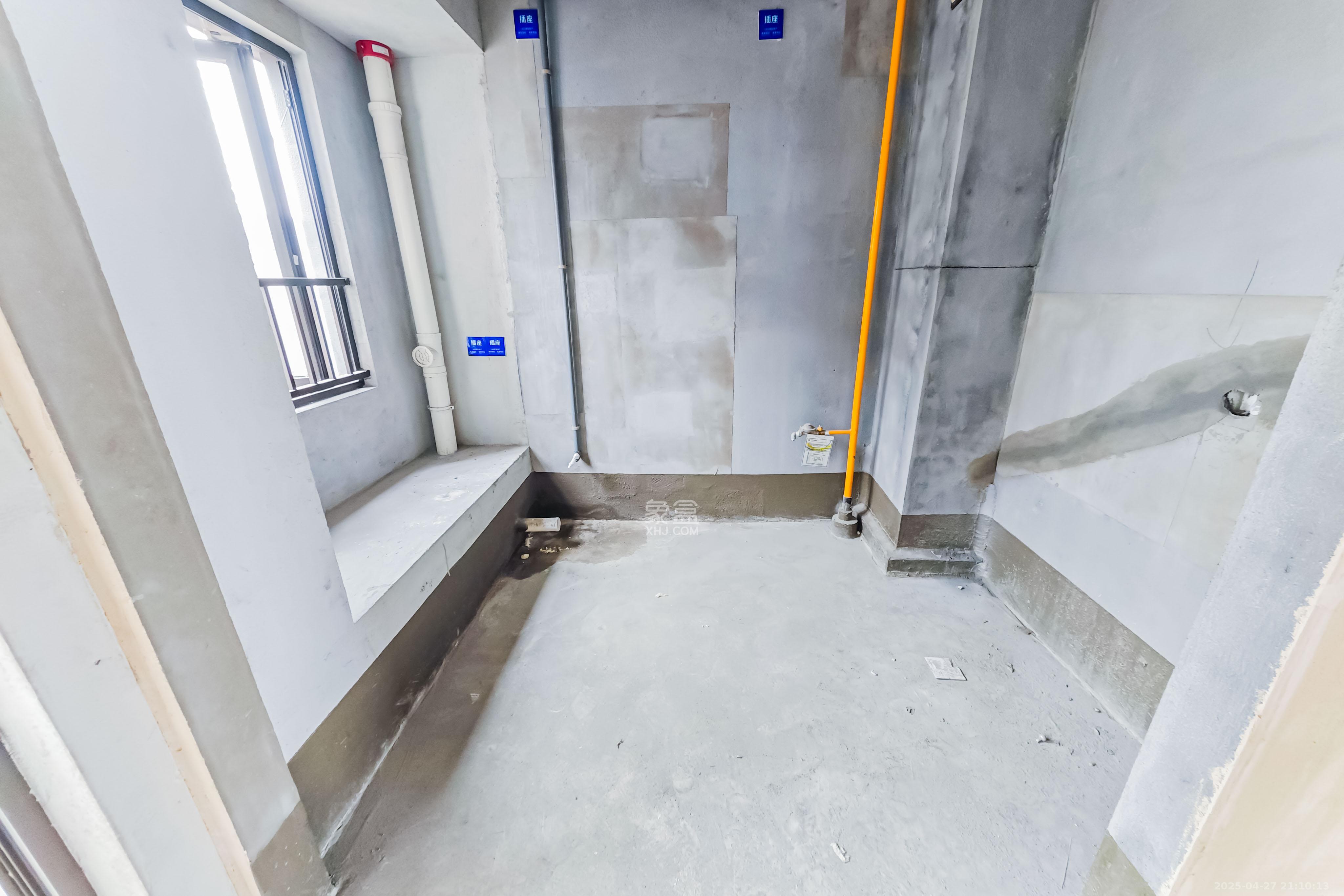 建发玖洲观澜  4室2厅2卫   175.00万其他