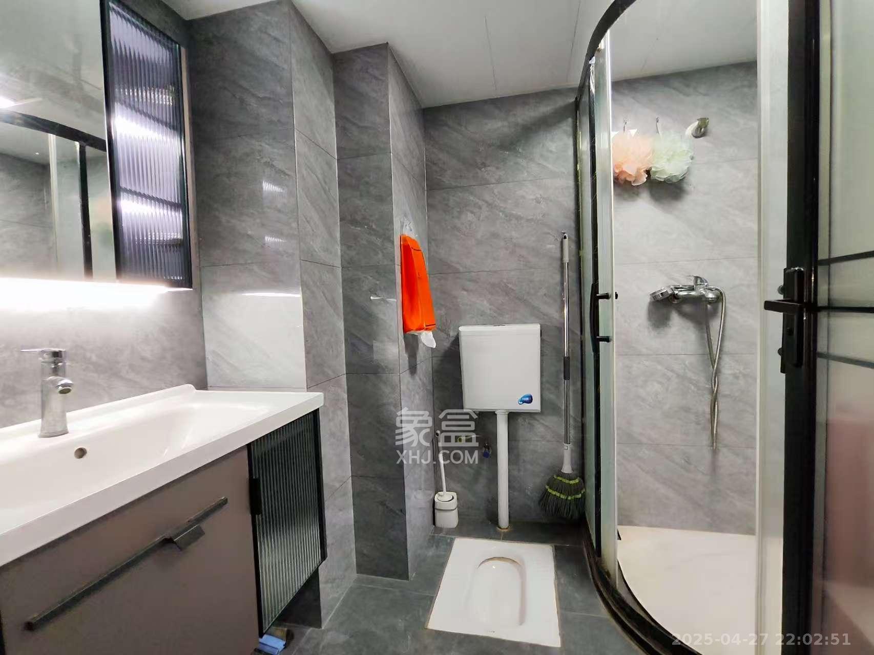 长燃润和天地(长润小区印湘江) 1室1厅1卫 1500.0元/月 长燃润和天地(长润小区印湘江) 1室1厅1卫 1500.0元/月室内图