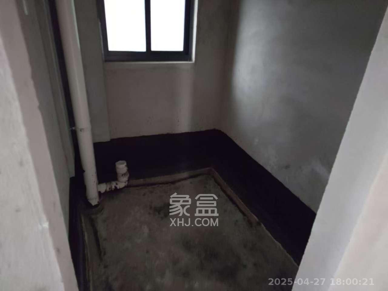 东方名苑三期-首府  3室2厅2卫    75.0万客厅