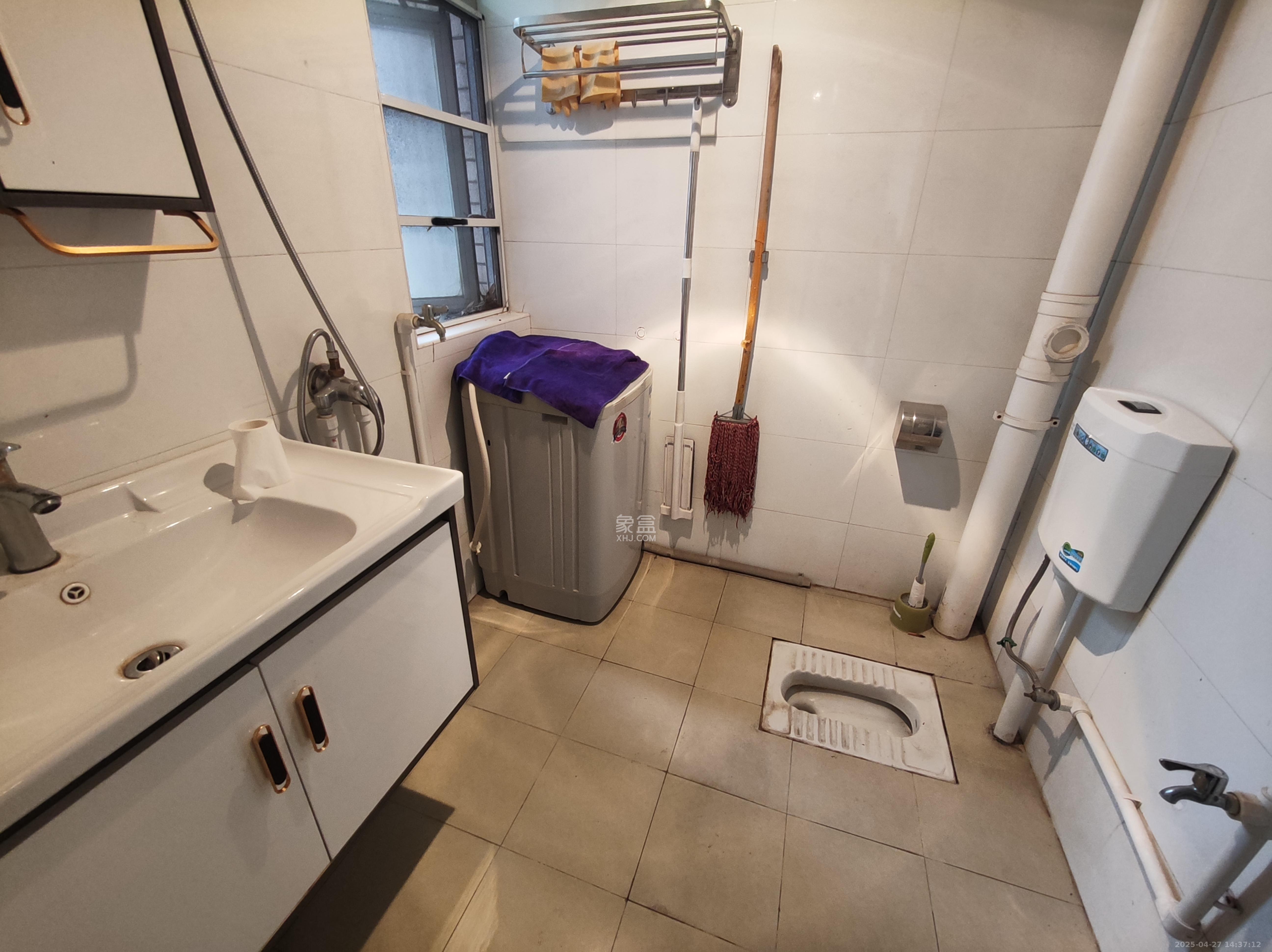 金龙苑 2室2厅1卫 2200.0元/月 金龙苑 2室2厅1卫 2200.0元/月室内图