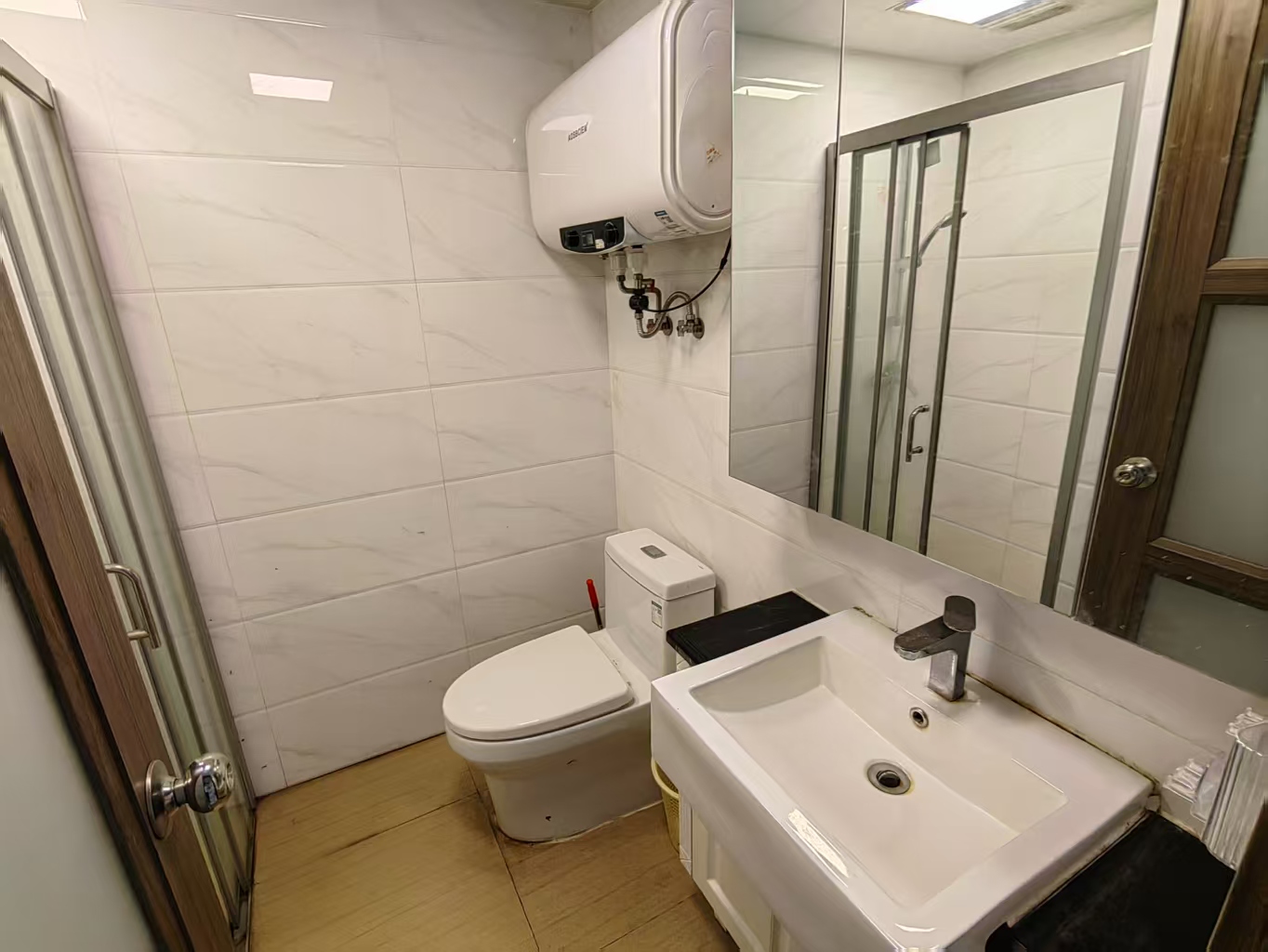 华耀碧桂园十里江湾誉峯 1室1厅1卫 1300.0元/月 华耀碧桂园十里江湾誉峯 1室1厅1卫 1300.0元/月室内图