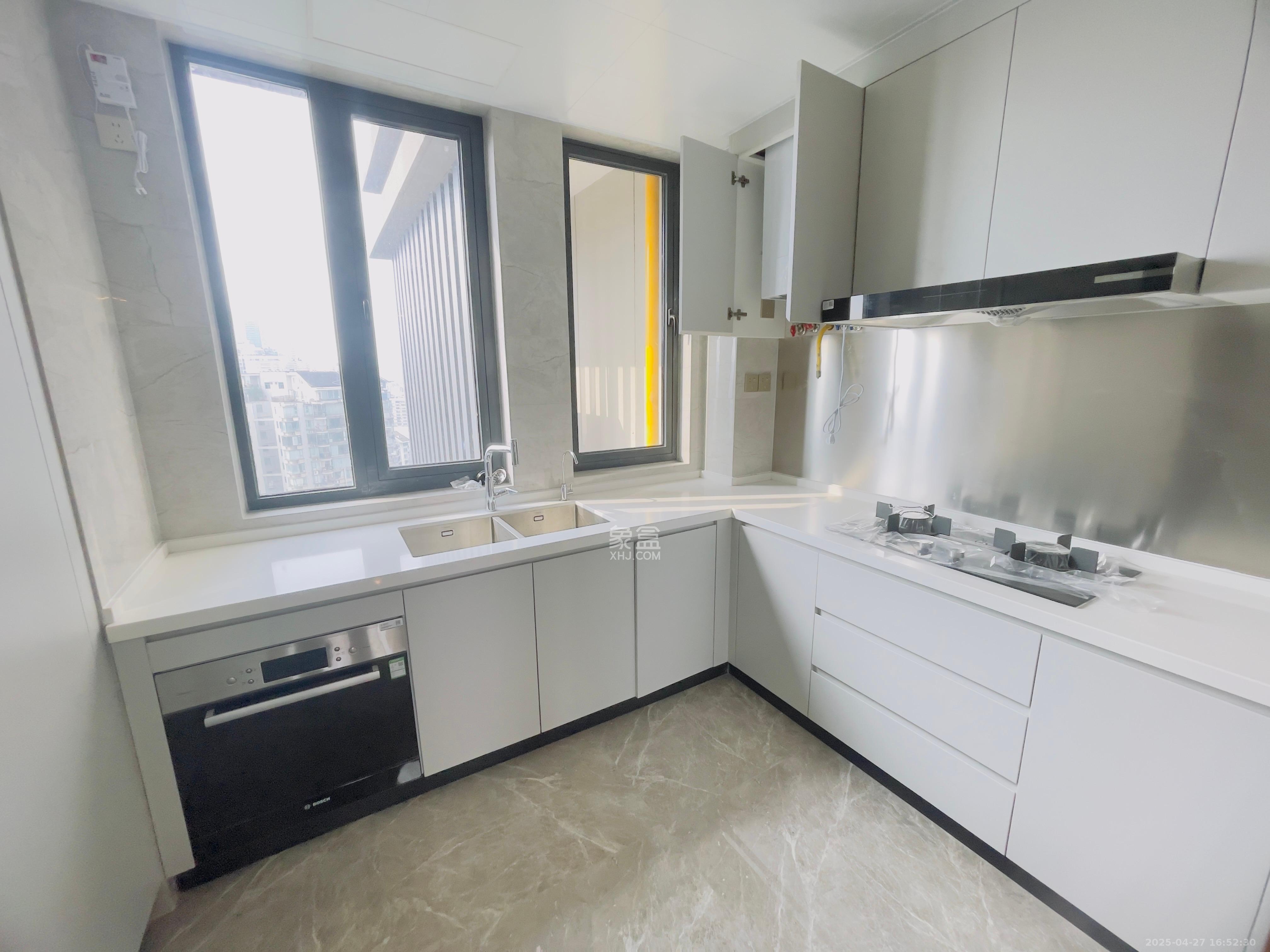 江山印 4室2厅3卫 15000.0元/月 江山印 4室2厅3卫 15000.0元/月室内图