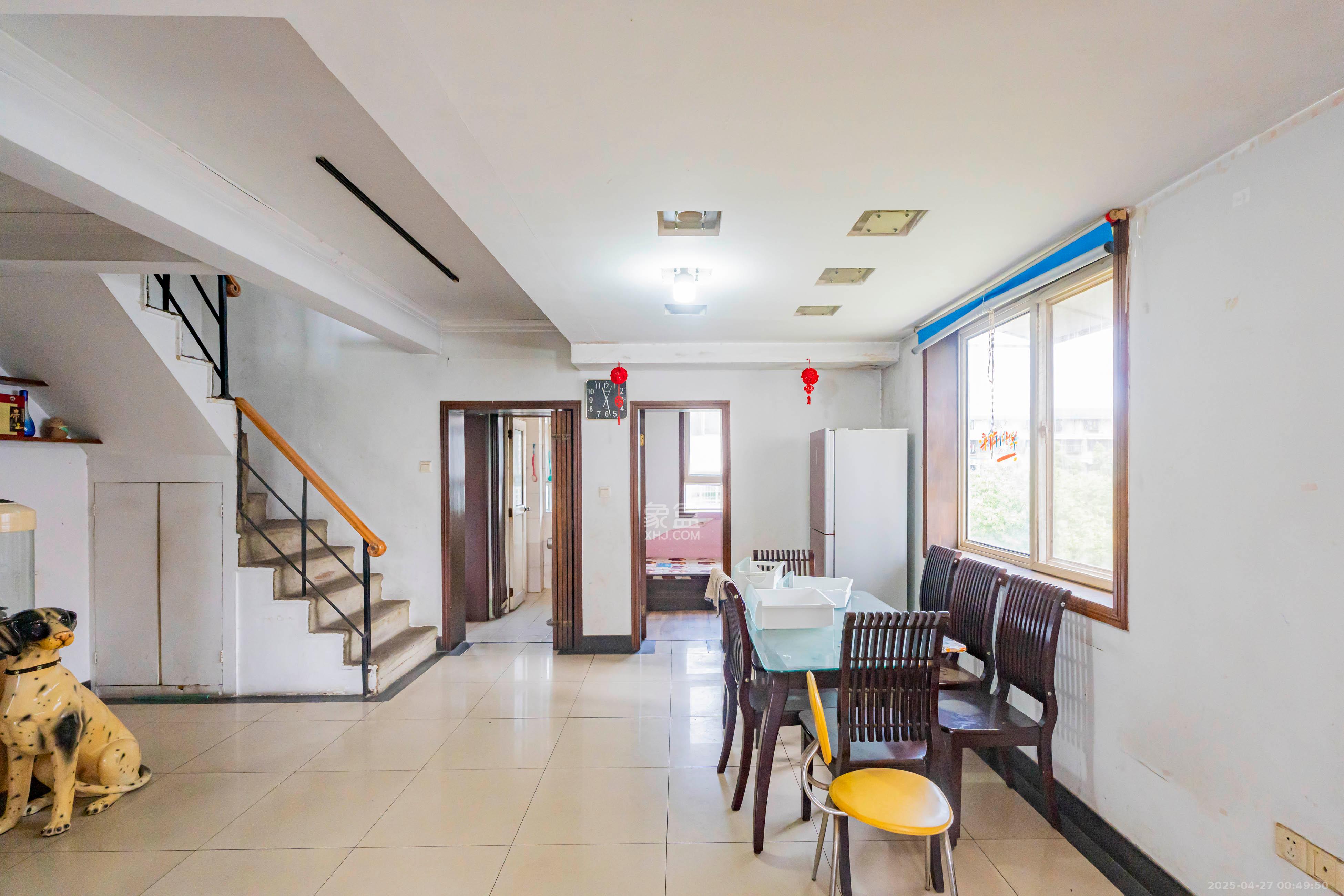 雅雀湖小区  5室2厅2卫    56.0万 雅雀湖小区  5室2厅2卫    56.0万客厅