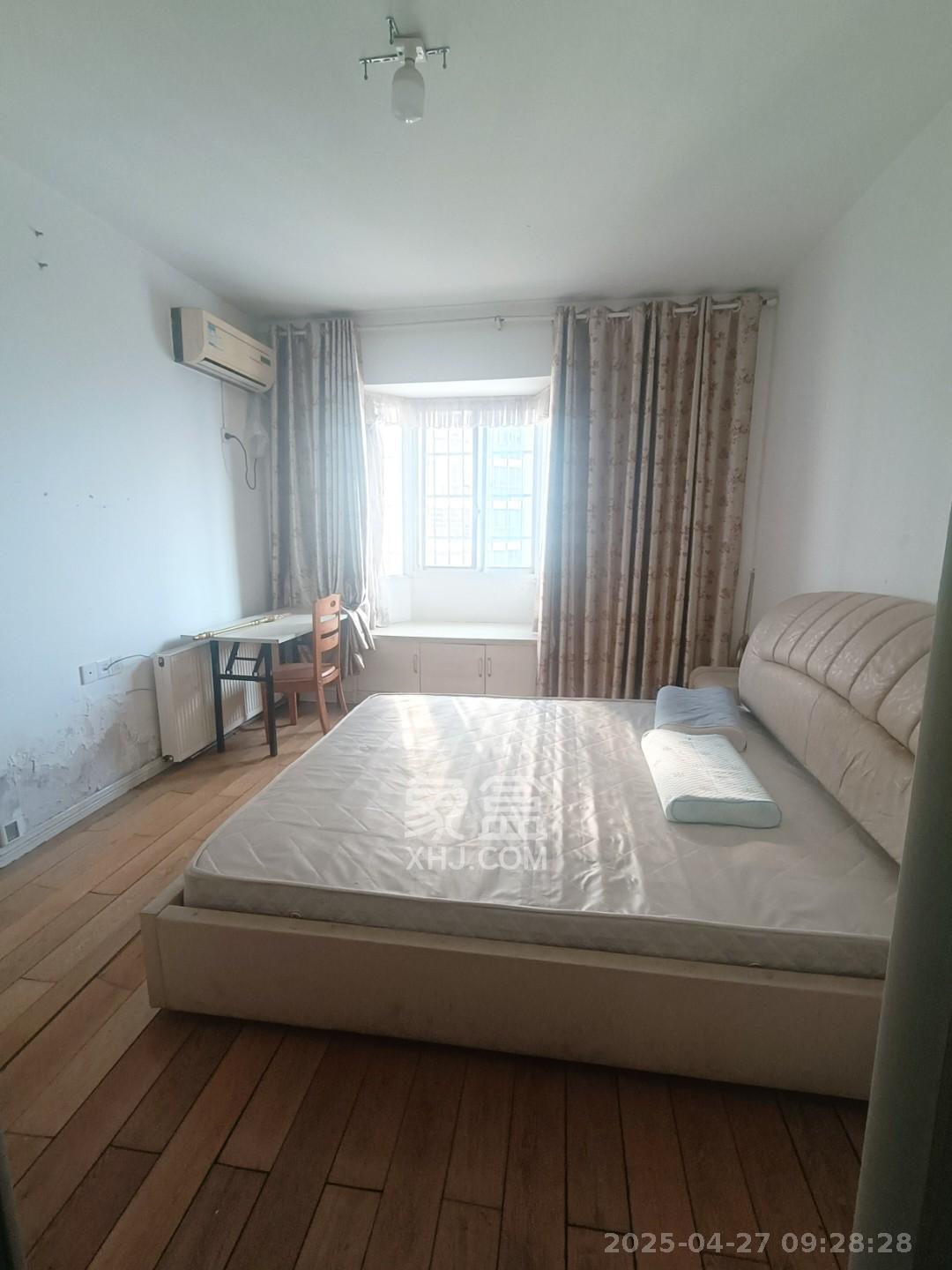 麓山才苑 4室2厅1卫 4200.0元/月 麓山才苑 4室2厅1卫 4200.0元/月室内图