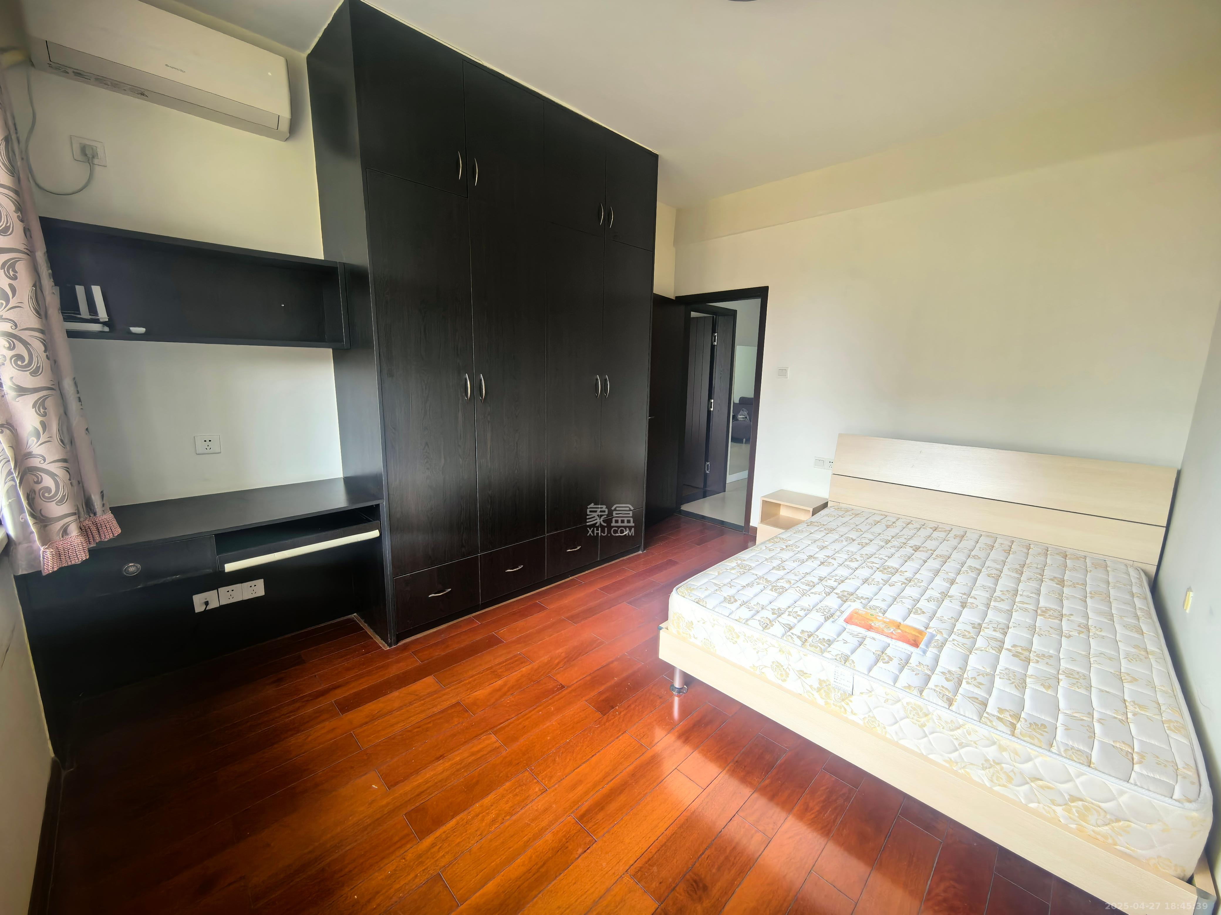 阳光锦城  3室2厅1卫    2800.0元/月室内图