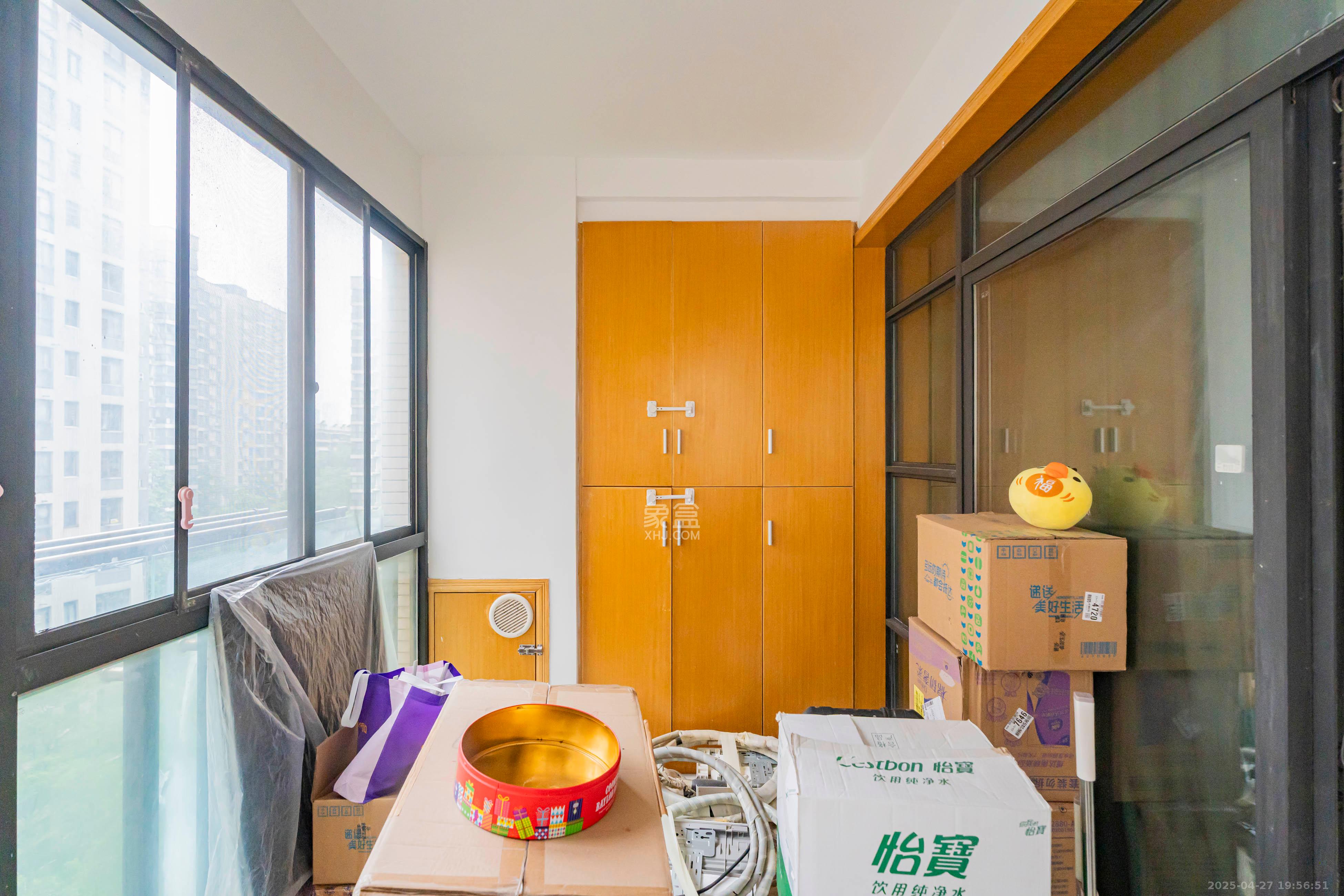 香樟雅郡  2室2厅1卫   99.80万阳台