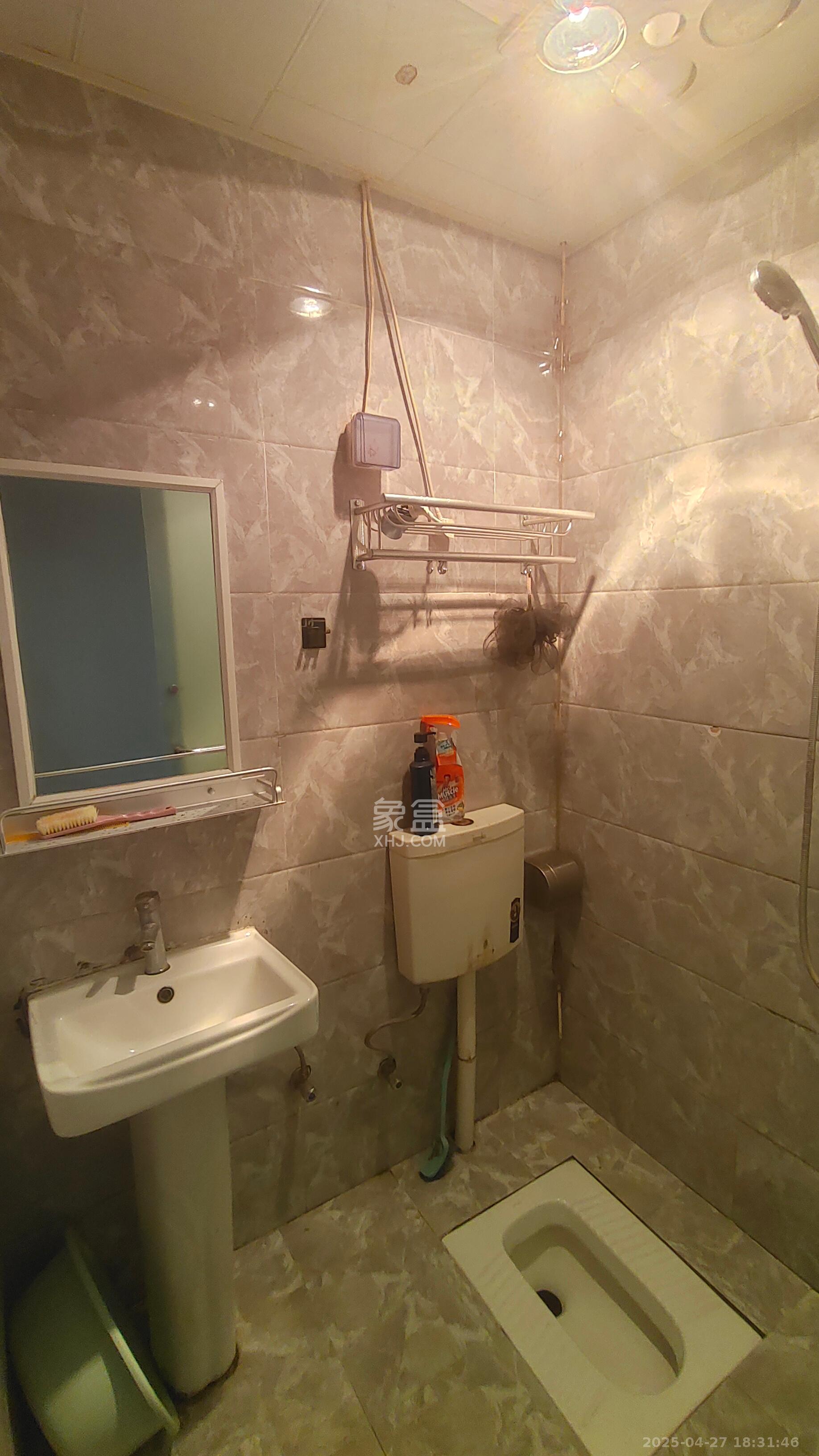 叠彩兰亭 1室1厅1卫 1100.0元/月 叠彩兰亭 1室1厅1卫 1100.0元/月室内图