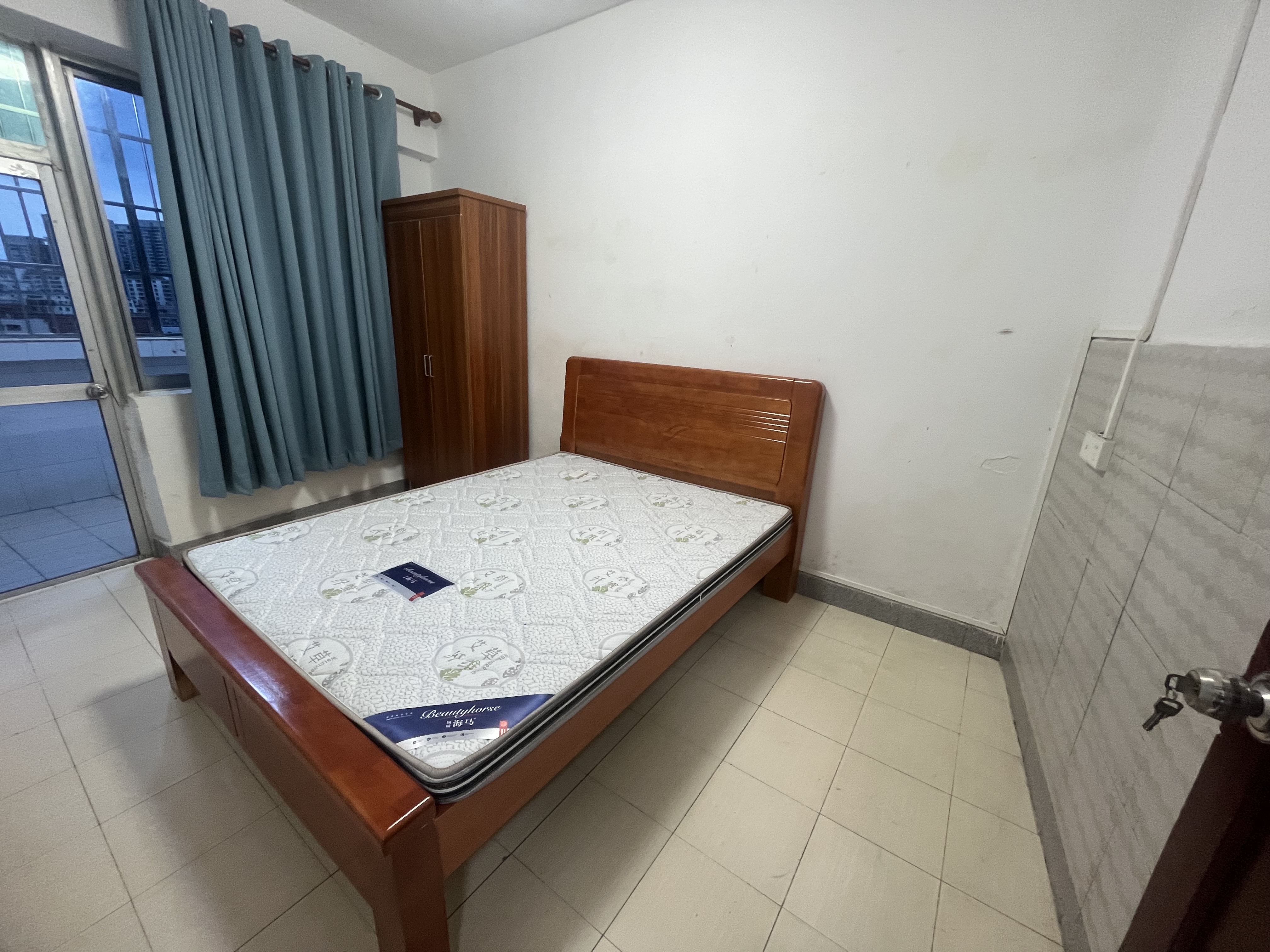 虹冠大厦 1室1厅1卫 55.0万 虹冠大厦 1室1厅1卫 55.0万卧室