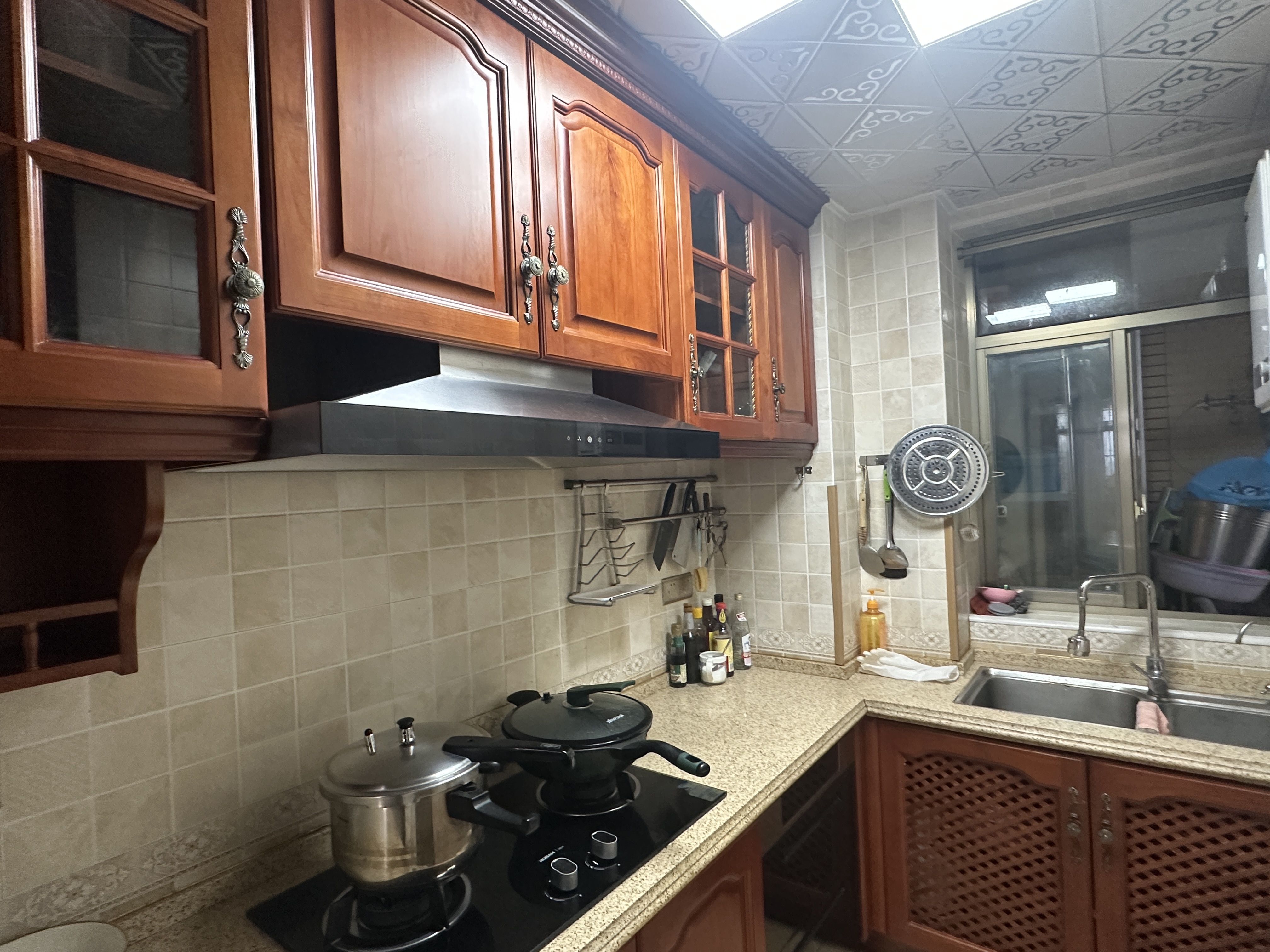 盛世时代广场 3室2厅2卫 3000.0元/月 盛世时代广场 3室2厅2卫 3000.0元/月室内图