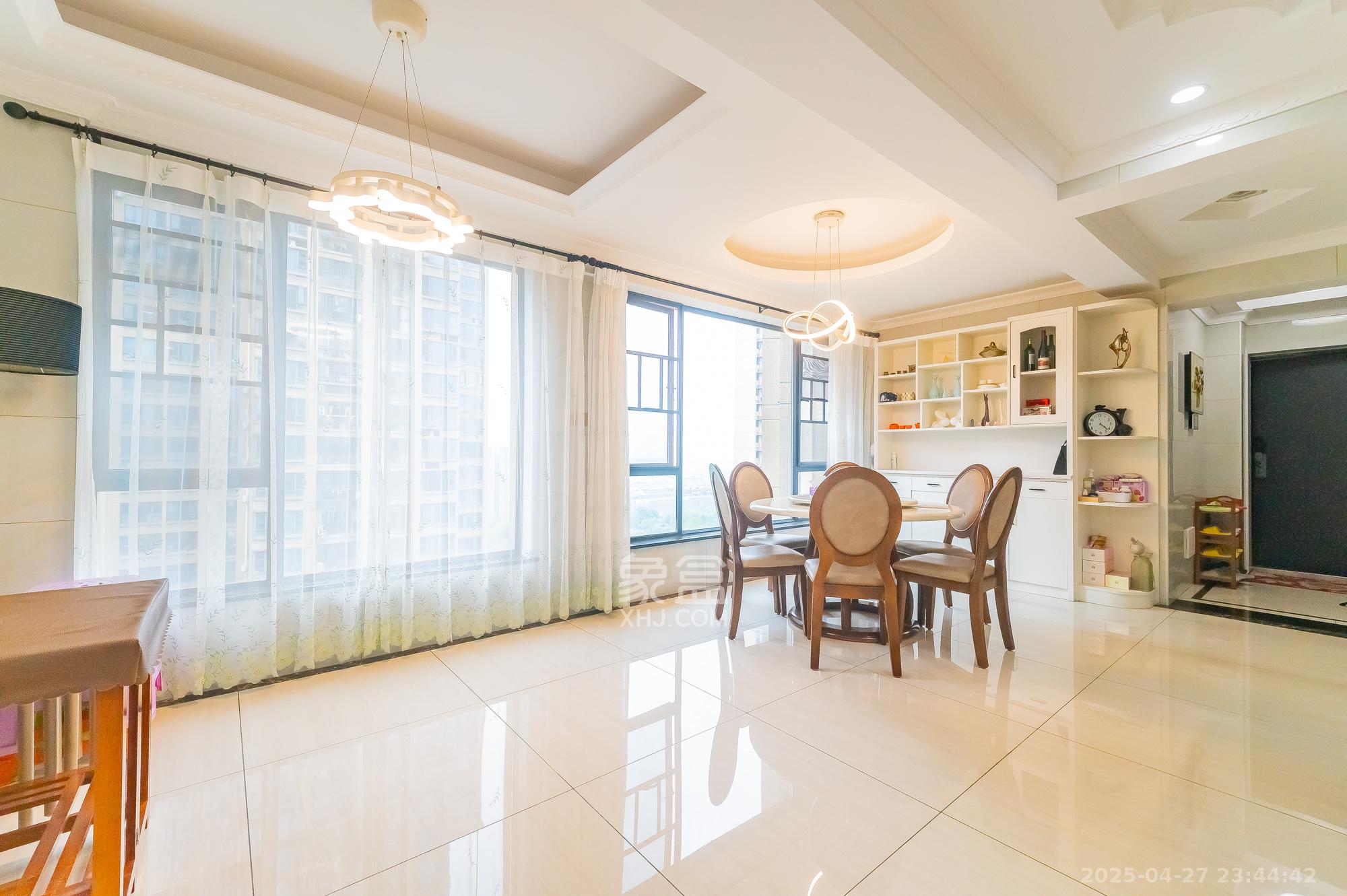 方略城市广场 4室2厅2卫 118.0万 方略城市广场 4室2厅2卫 118.0万客厅