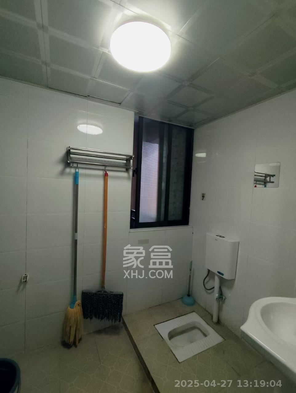 旭辉华庭 3室2厅1卫 1800.0元/月 旭辉华庭 3室2厅1卫 1800.0元/月室内图