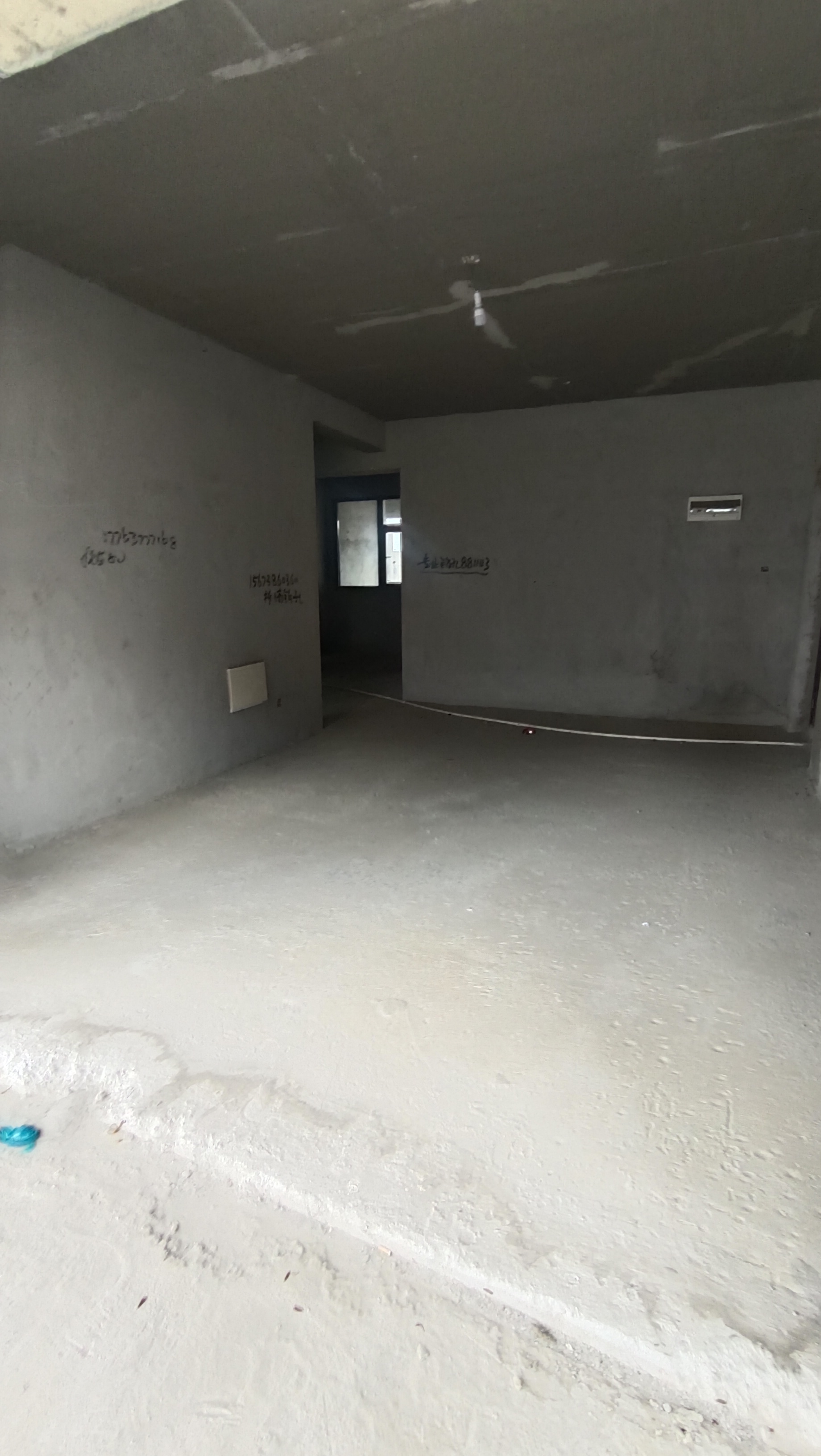 城发星庭 4室2厅2卫 74.8万 城发星庭 4室2厅2卫 74.8万客厅