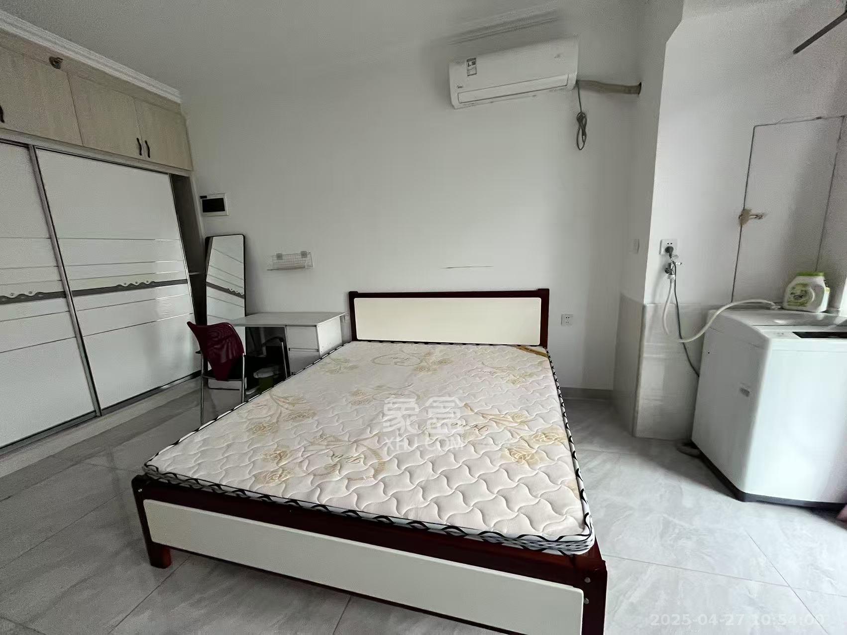 五峰国际  1室1厅1卫    1400.0元/月室内图