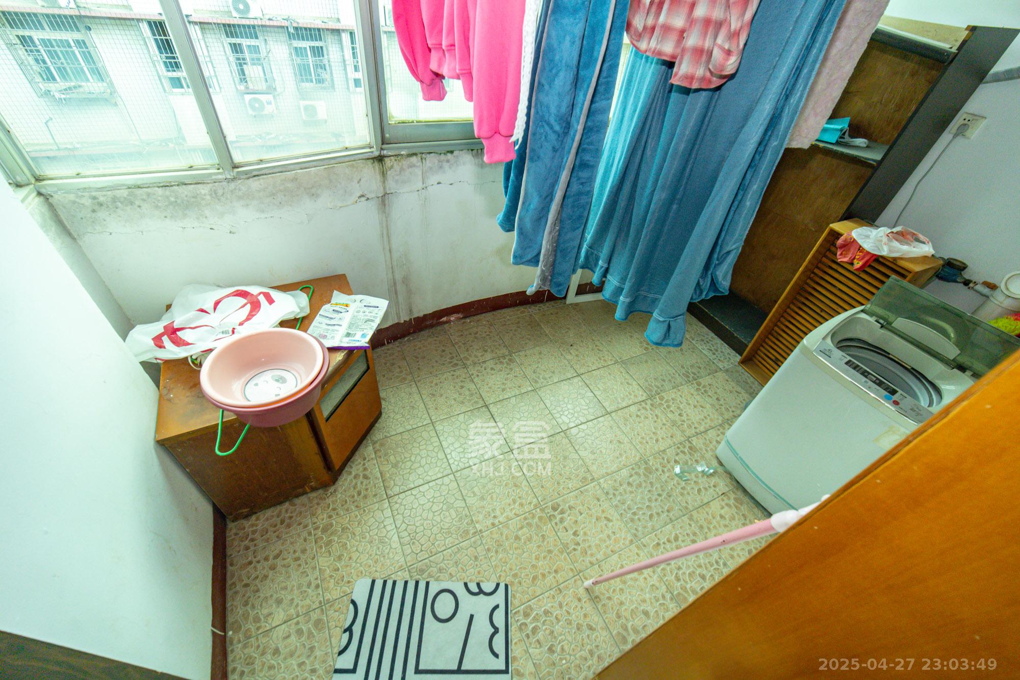 杉星小区 2室2厅2卫 55.0万 杉星小区 2室2厅2卫 55.0万阳台