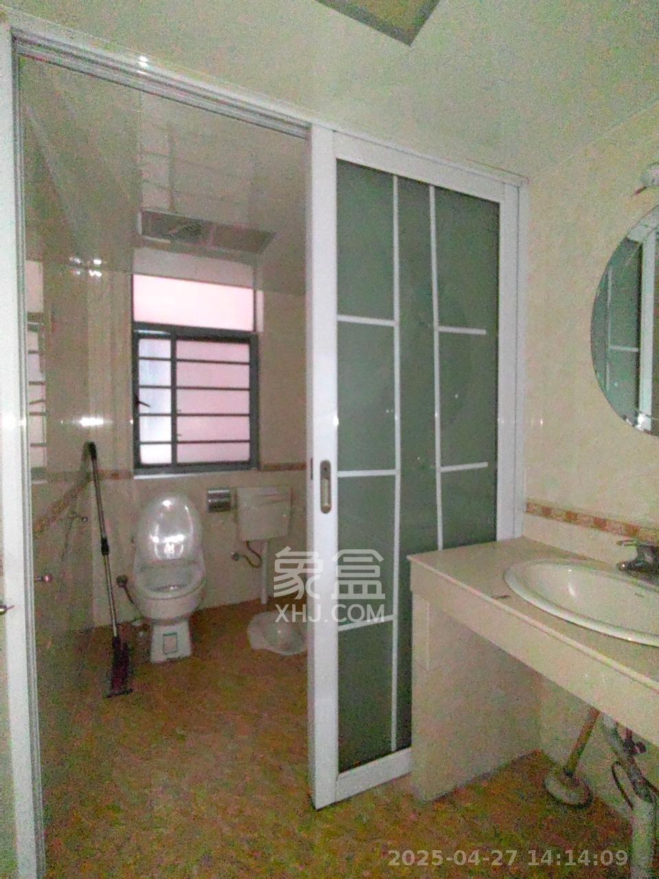 滨江君悦香邸  3室2厅2卫   2800.00元/月室内图