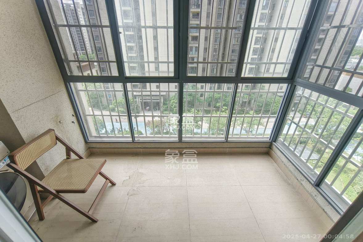 碧桂园翘楚棠 3室2厅2卫 72.8万 碧桂园翘楚棠 3室2厅2卫 72.8万阳台