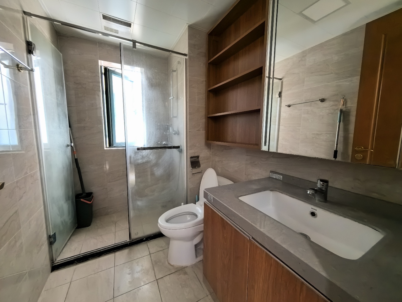 恒大绿洲 2室2厅1卫 1600.0元/月 恒大绿洲 2室2厅1卫 1600.0元/月室内图